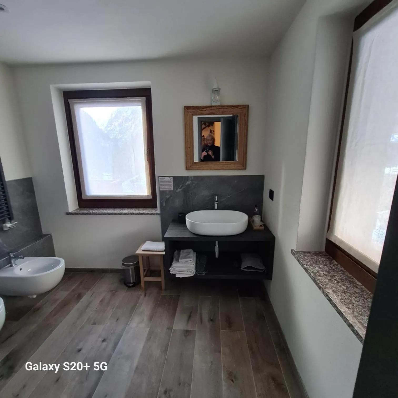 Shower in Hotel Dente Del Gigante