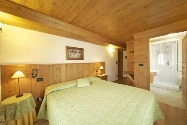Superior Double Room in Hotel Dente Del Gigante