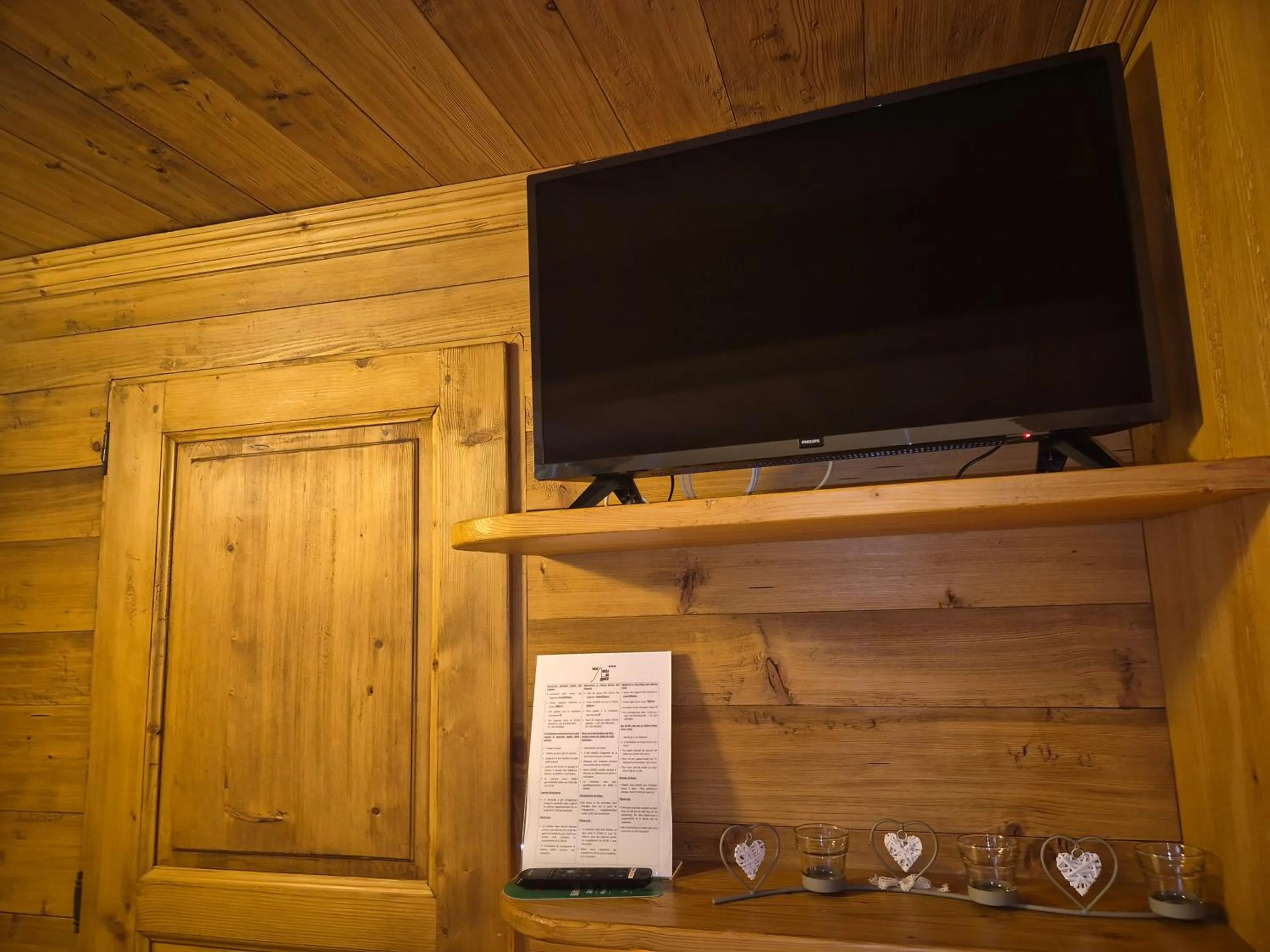 TV and multimedia in Hotel Dente Del Gigante