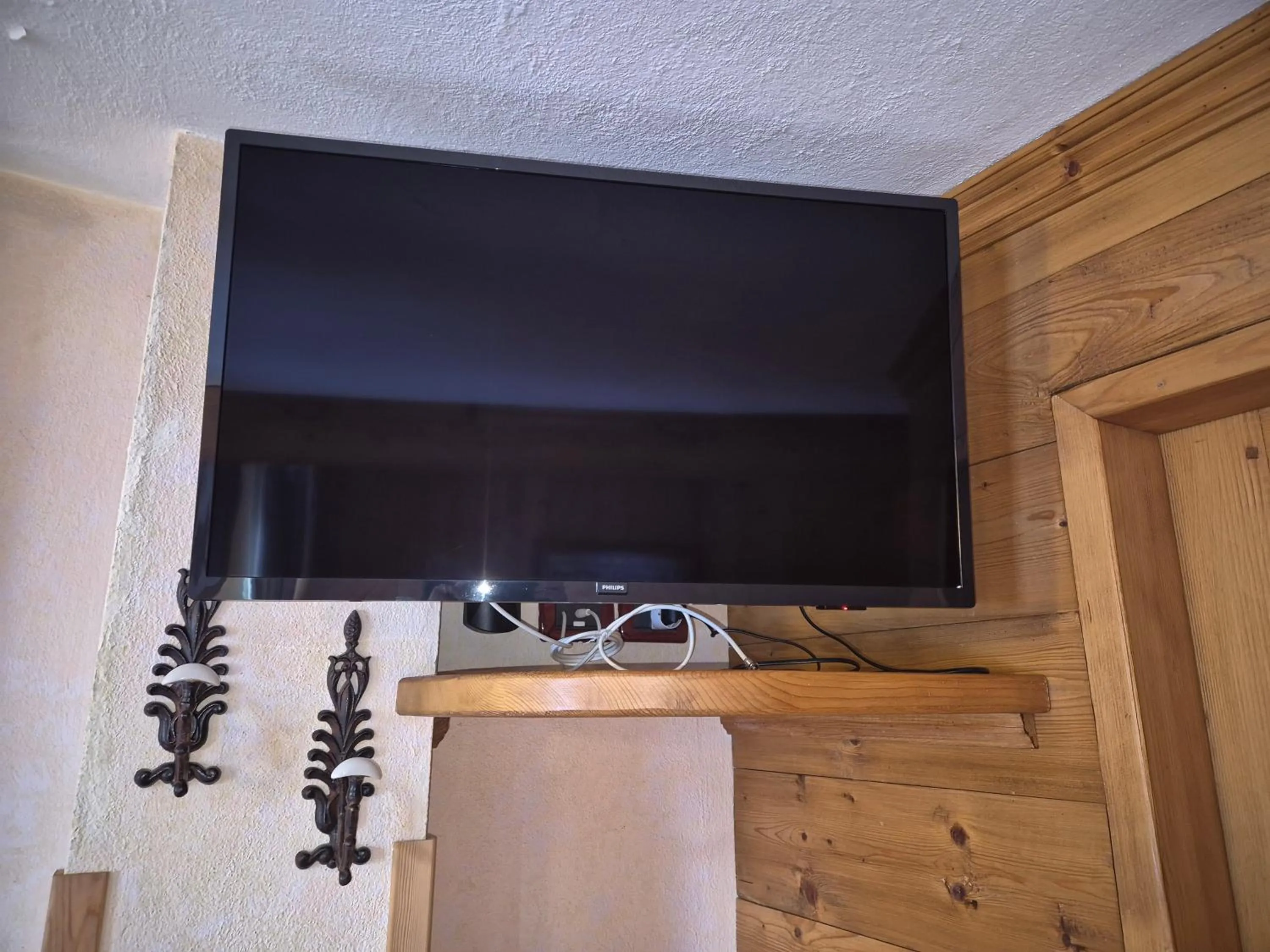 TV and multimedia in Hotel Dente Del Gigante