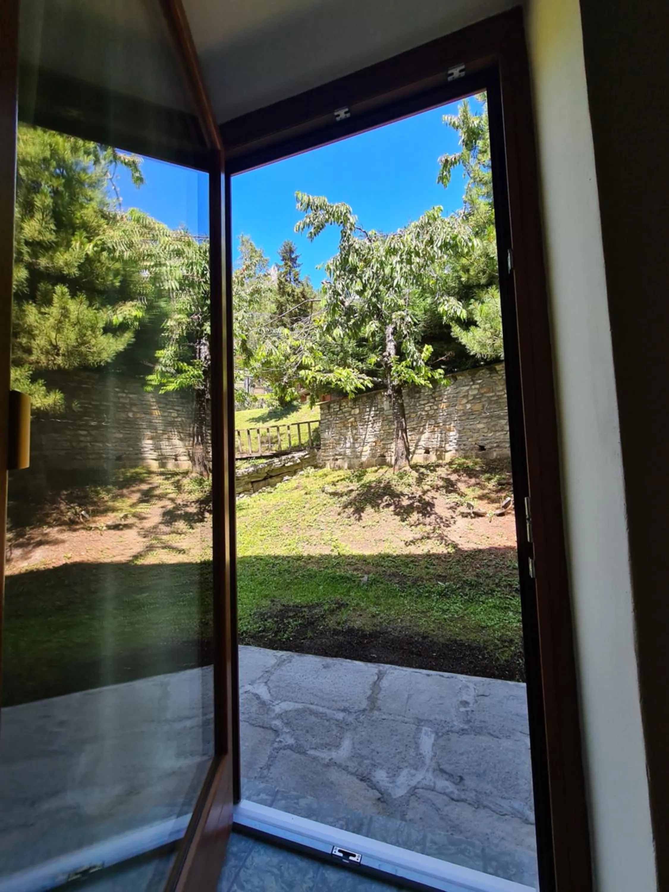 Garden view in Hotel Dente Del Gigante