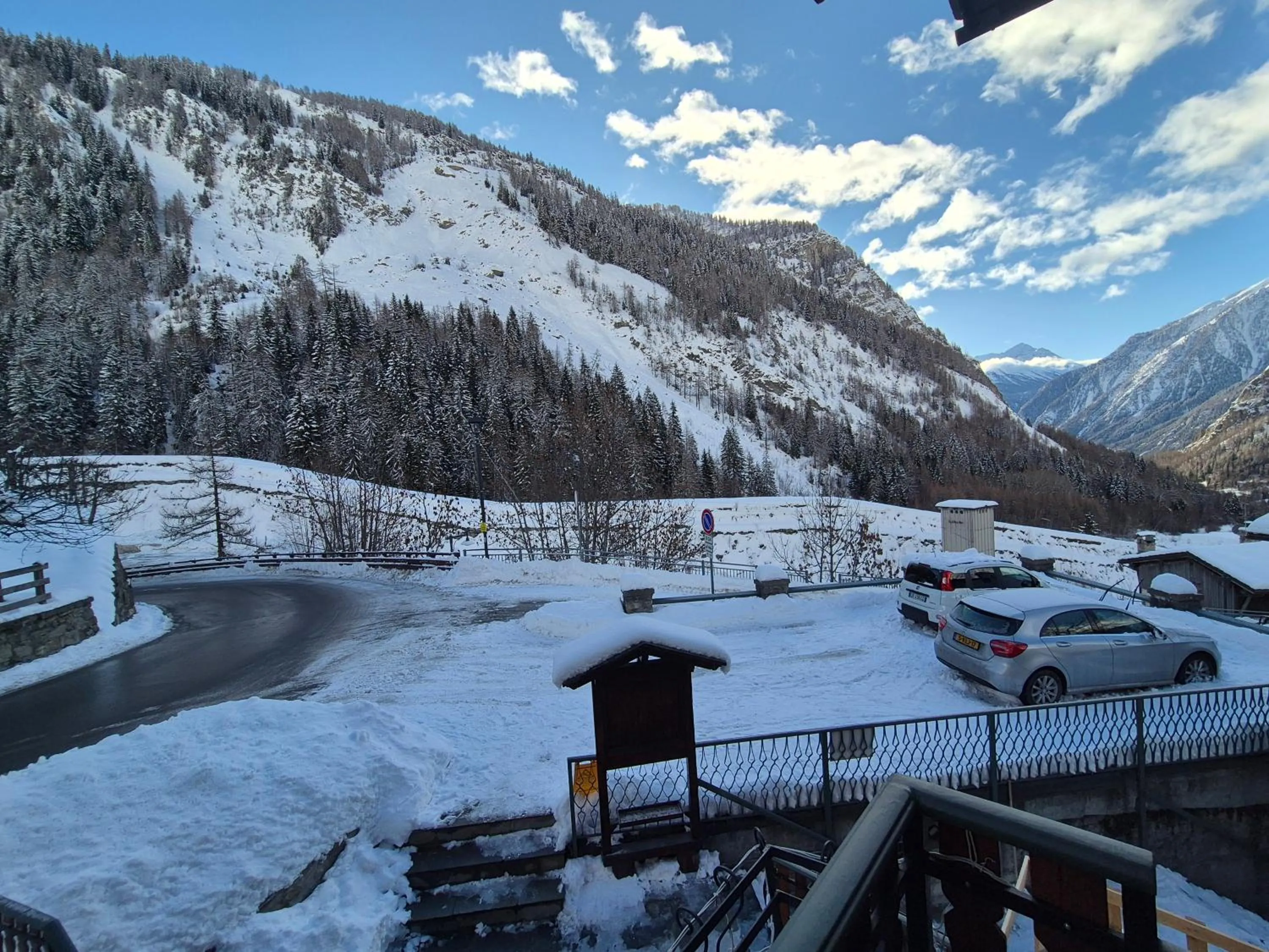 Quiet street view in Hotel Dente Del Gigante