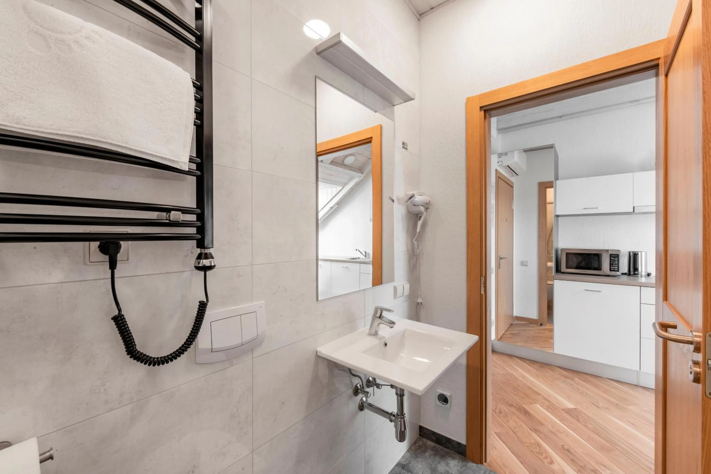 Photo of the whole room in Piano Apartments