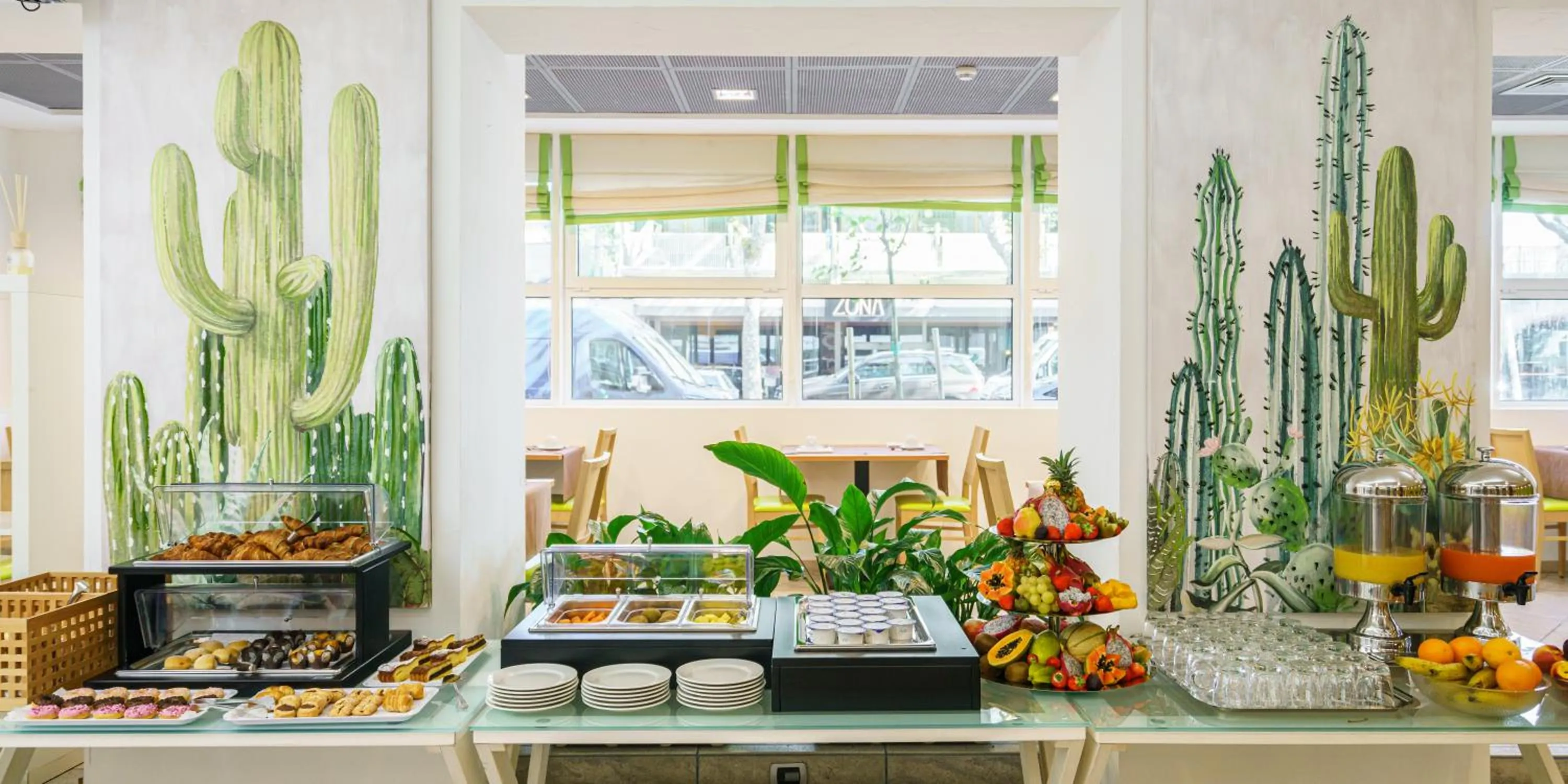 Continental breakfast in Hotel Lampara