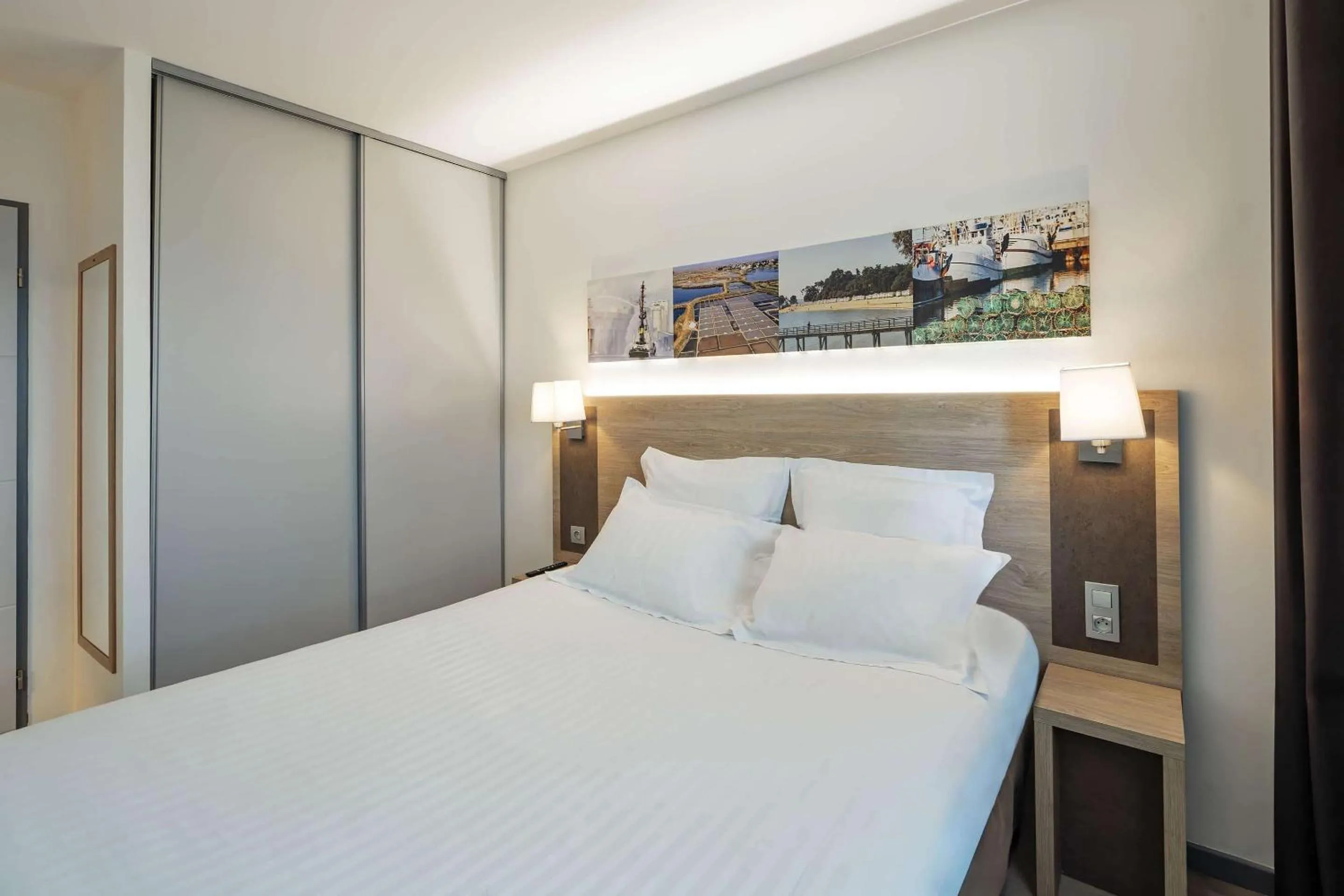 Bedroom, Bed in Best Western Les Aureliades Saint Nazaire