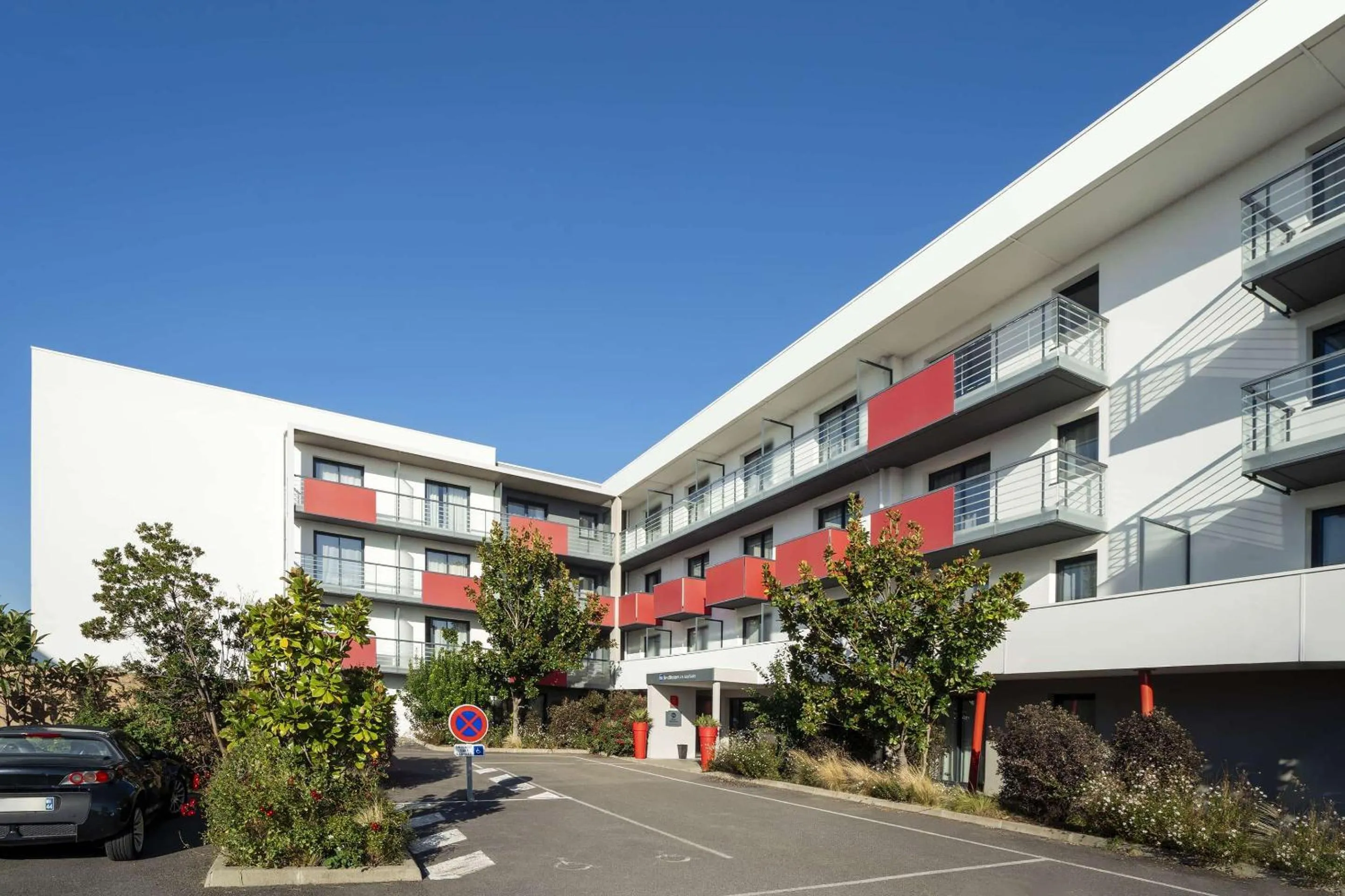 Property building in Best Western Les Aureliades Saint Nazaire