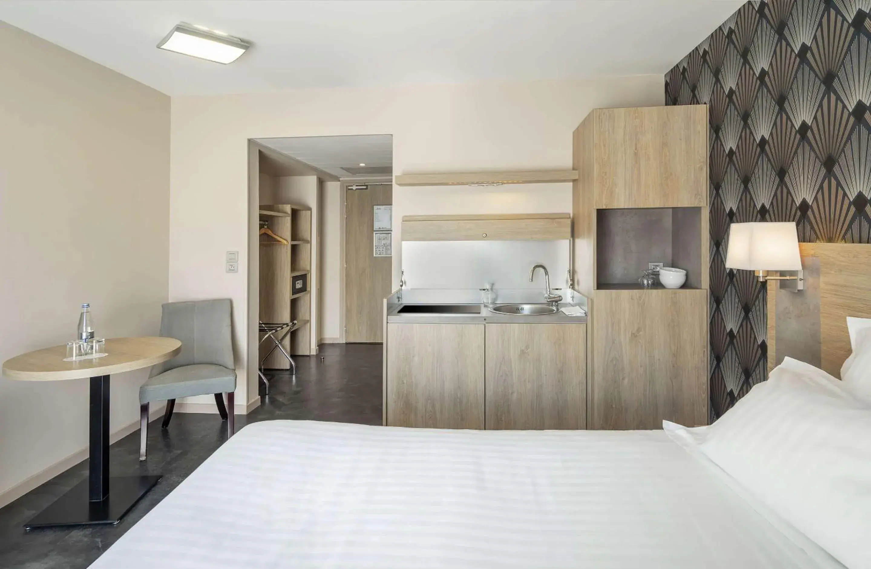 Bedroom, Bed in Best Western Les Aureliades Saint Nazaire Bedroom, Bed in Best Western Les Aureliades Saint Nazaire
