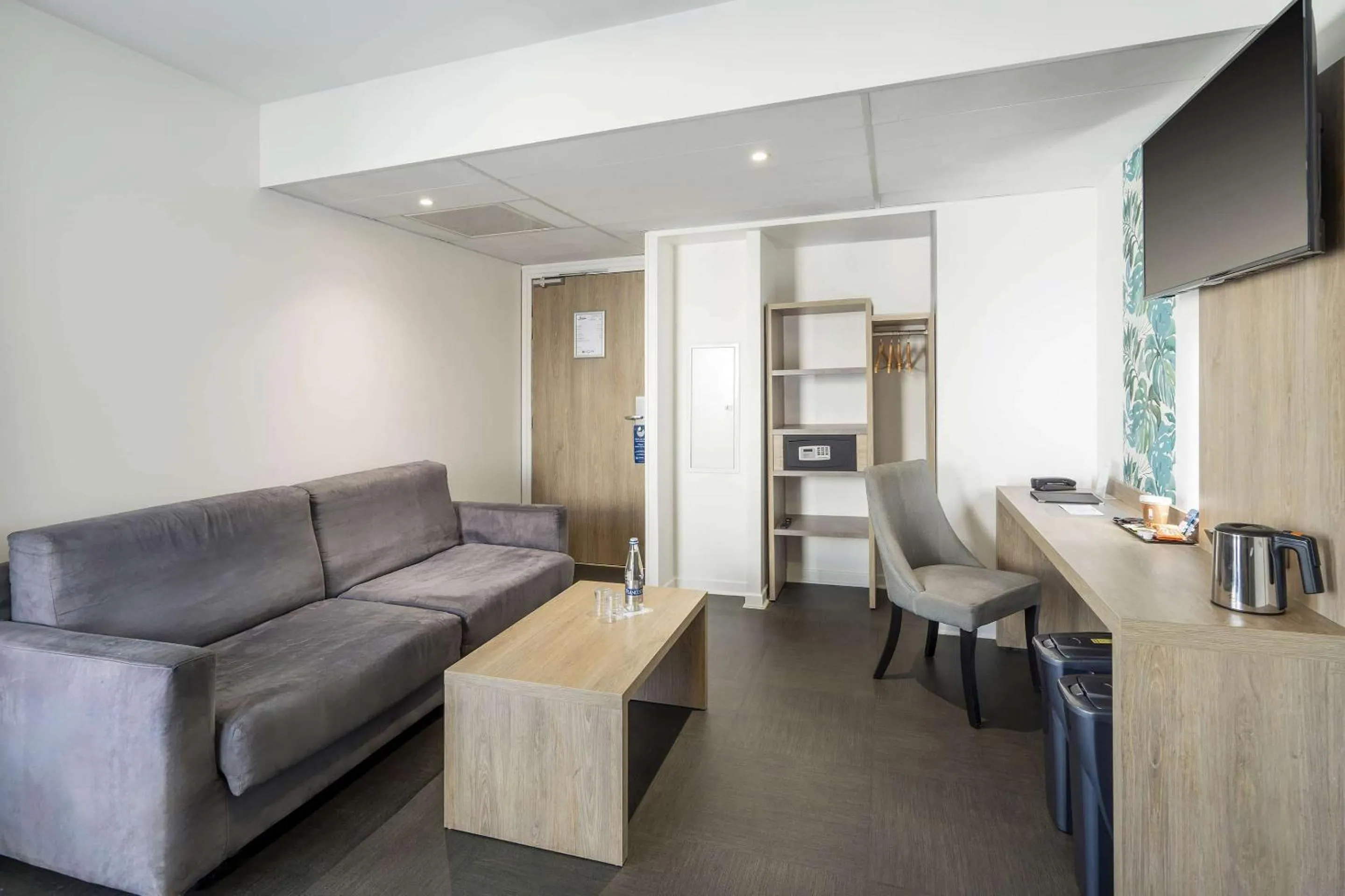 Bedroom in Best Western Les Aureliades Saint Nazaire