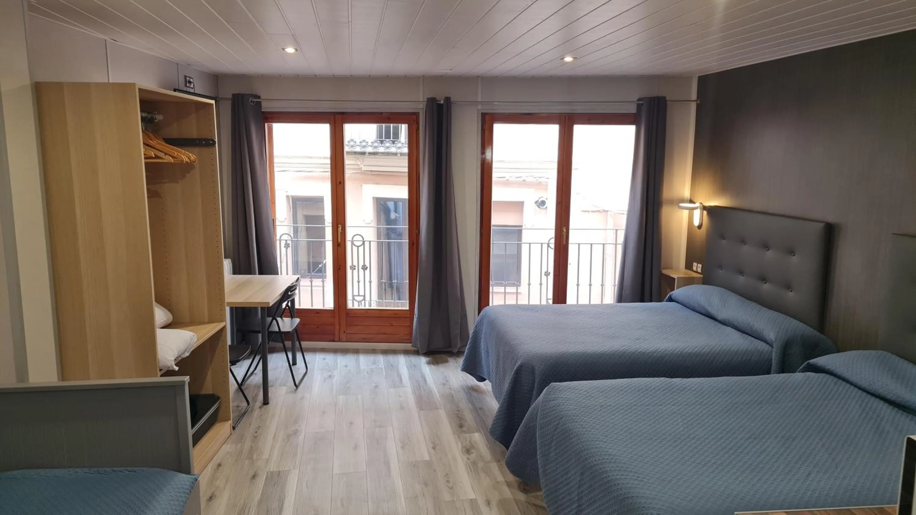 Photo of the whole room, Bed in Hostal Alcazaba