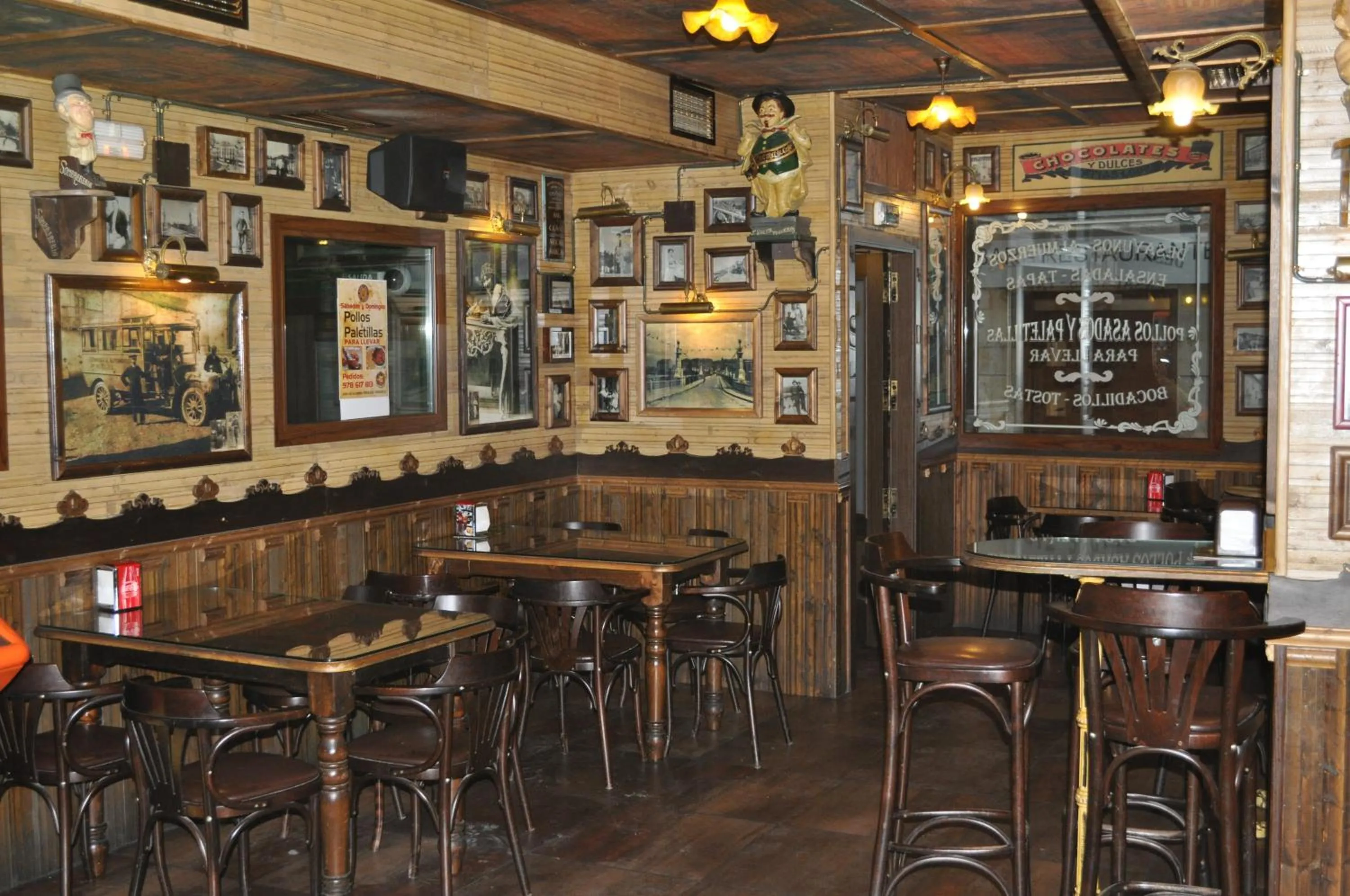Restaurant/places to eat in Hostal Alcazaba