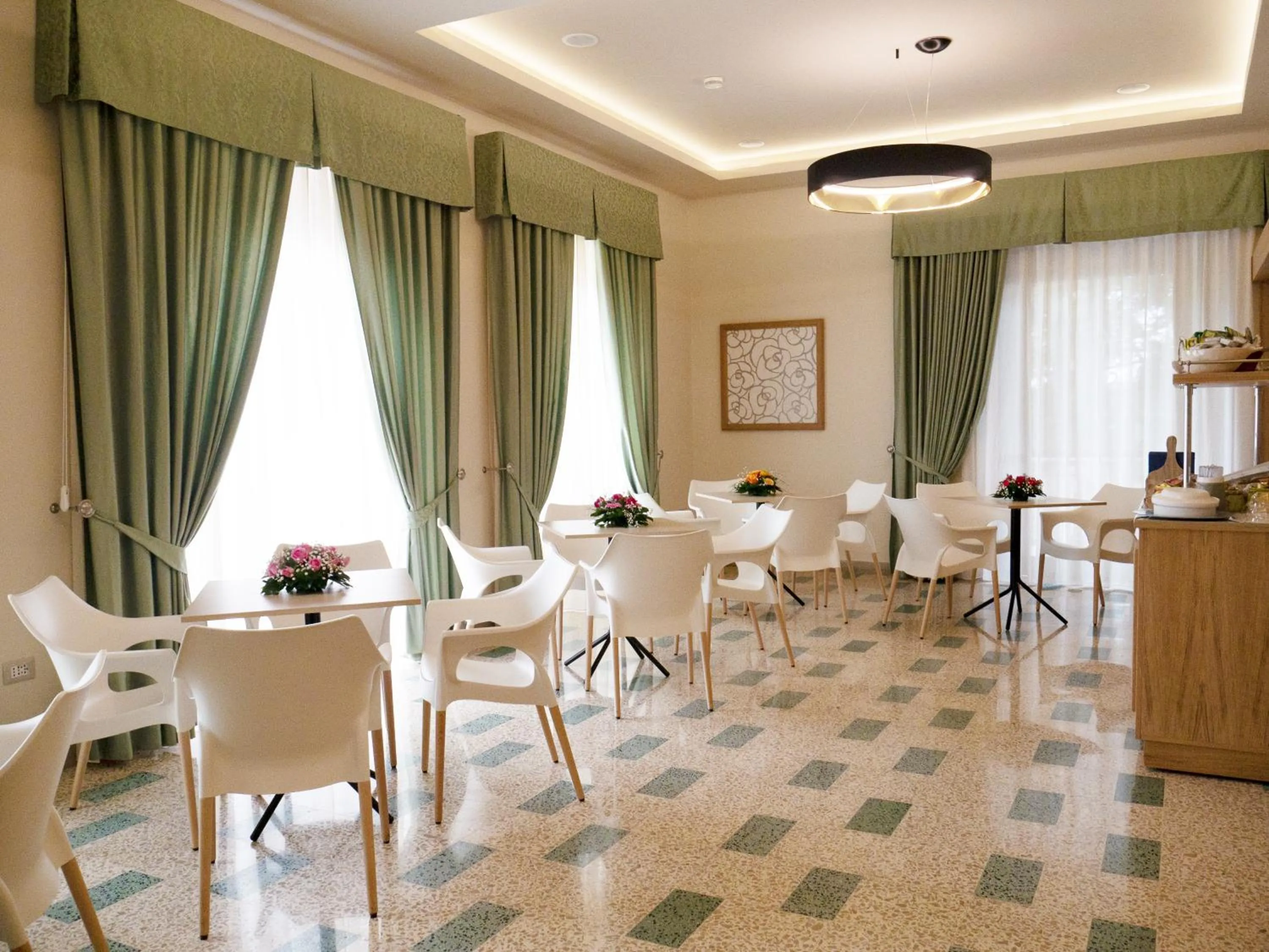 Breakfast in Hotel Del Golfo