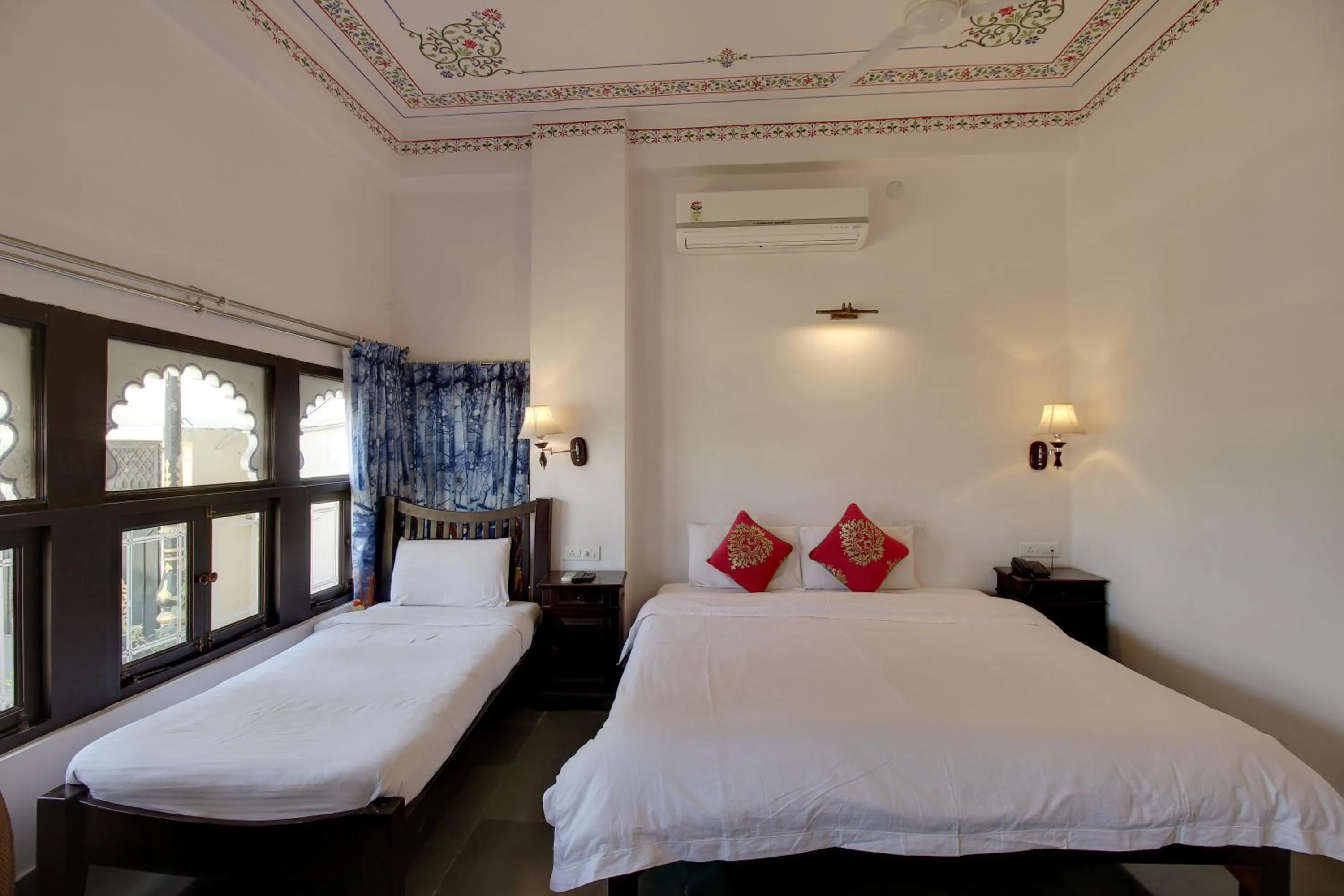 Bed in Panna Vilas - A Lake Facing Boutique Hotel