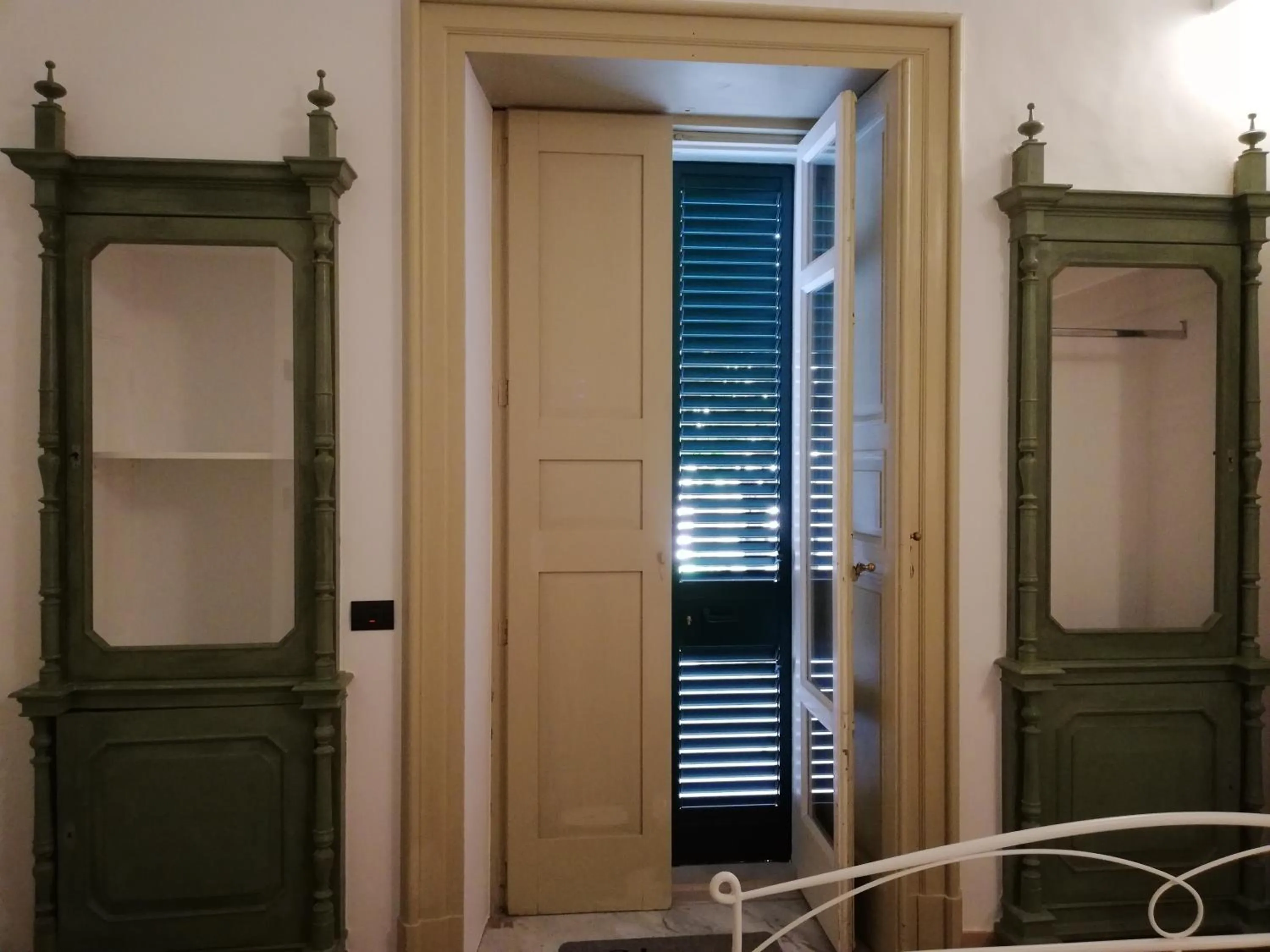 wardrobe in Agorà Suites & Apartments