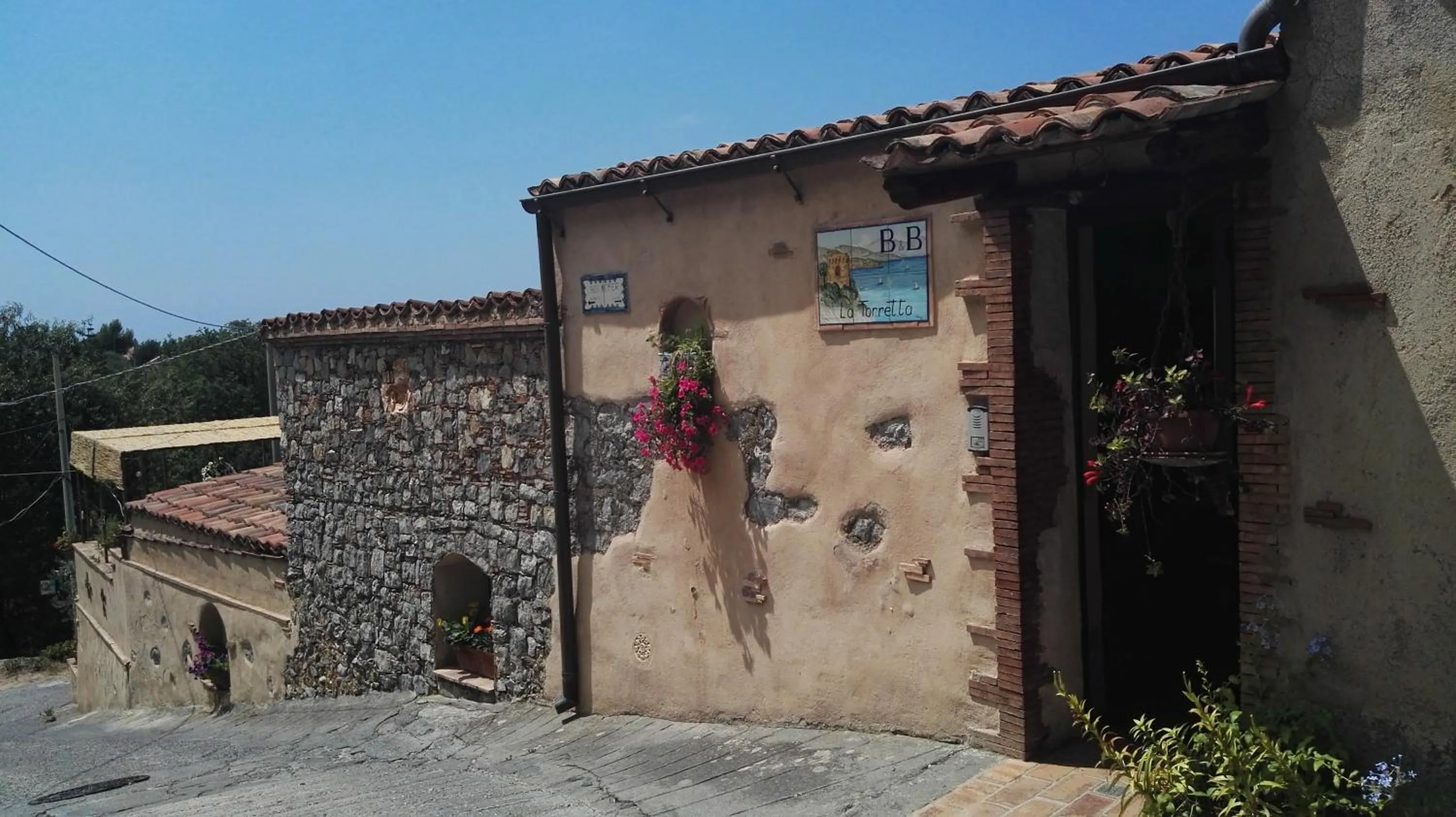 Facade/entrance in B&B La Torretta