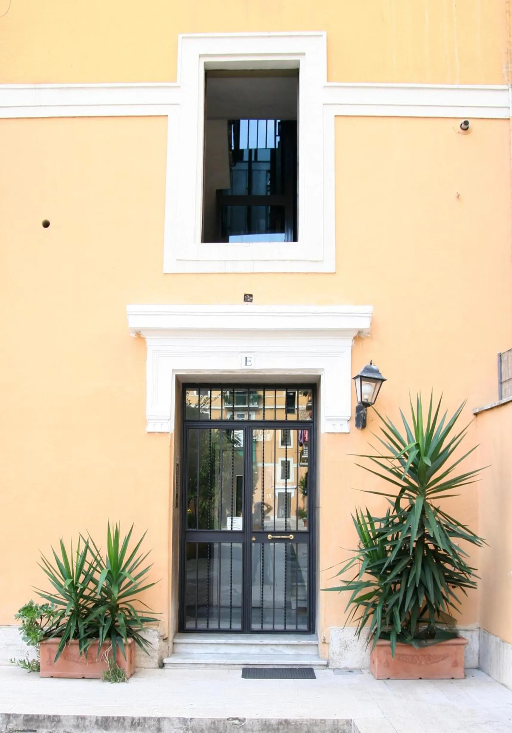 Facade/entrance in Guest House Masterintrastevere