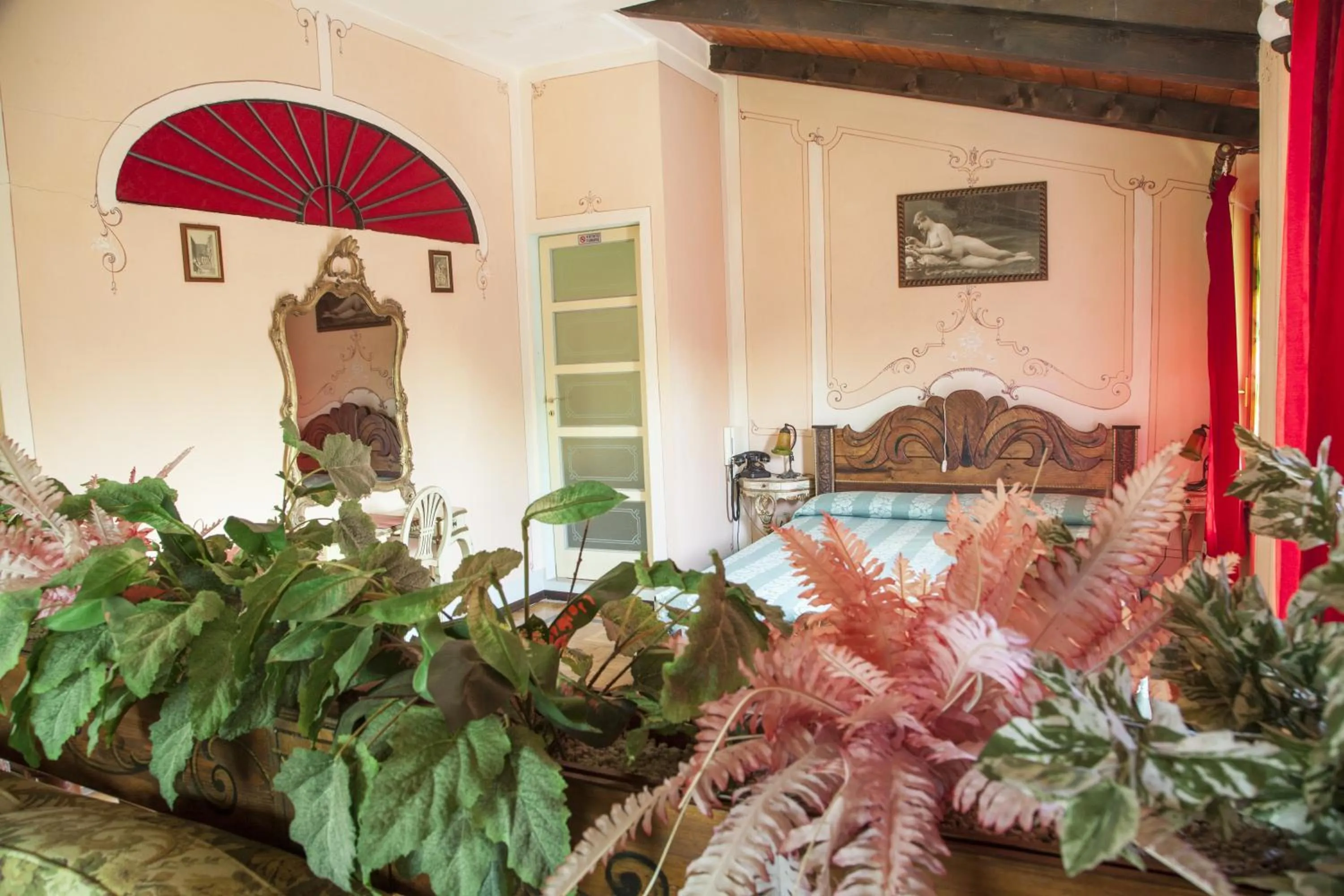 Photo of the whole room in Hotel Villino Della Flanella