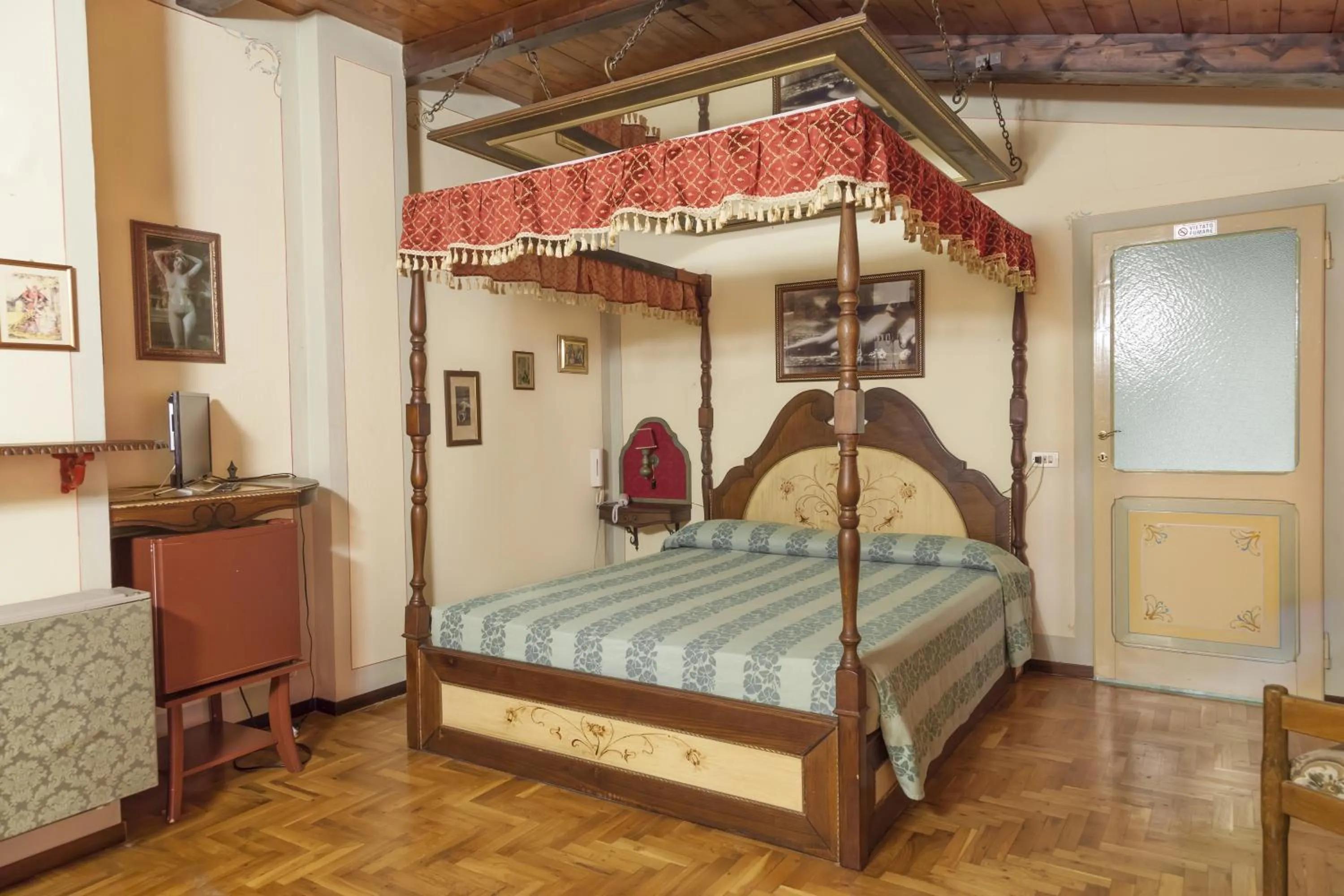 Photo of the whole room, Bed in Hotel Villino Della Flanella