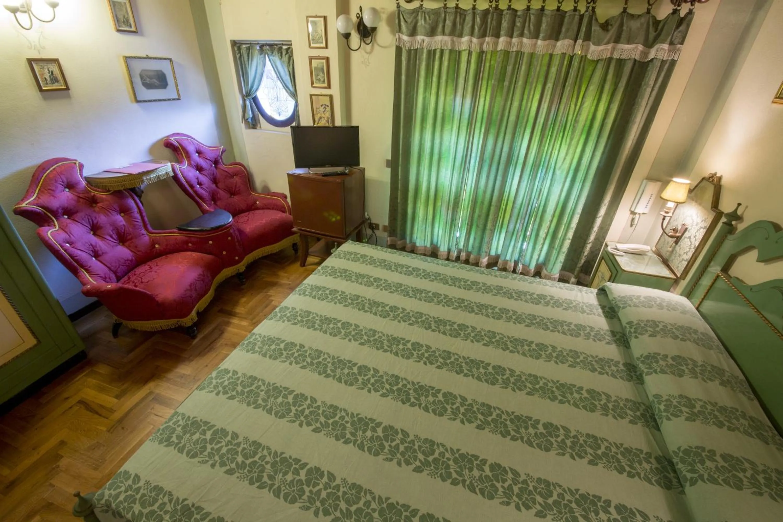 Photo of the whole room, Bed in Hotel Villino Della Flanella