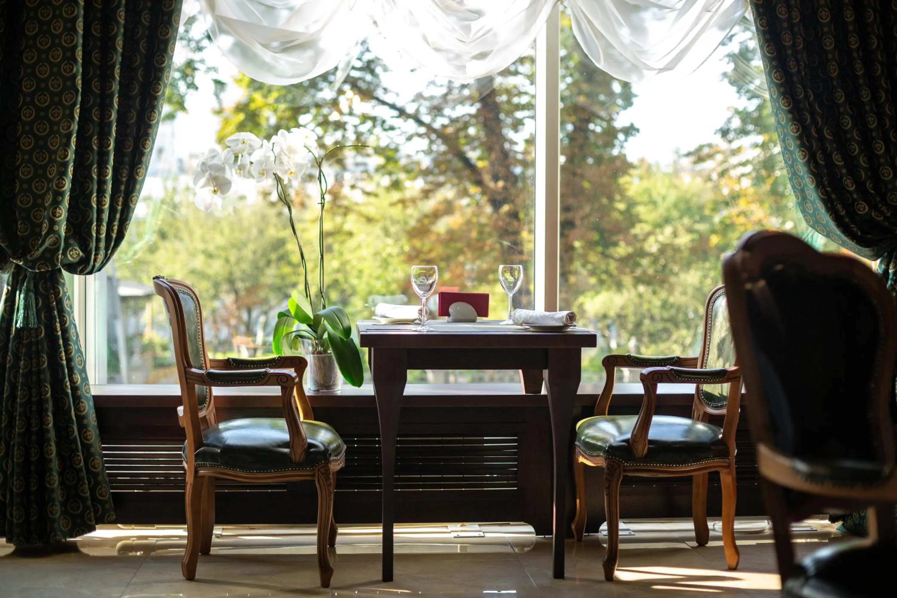 Restaurant/places to eat in Hotel Kyiv