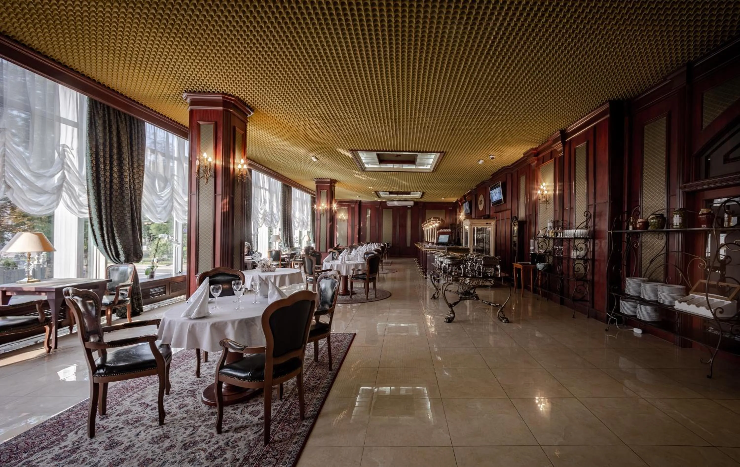Restaurant/places to eat in Hotel Kyiv