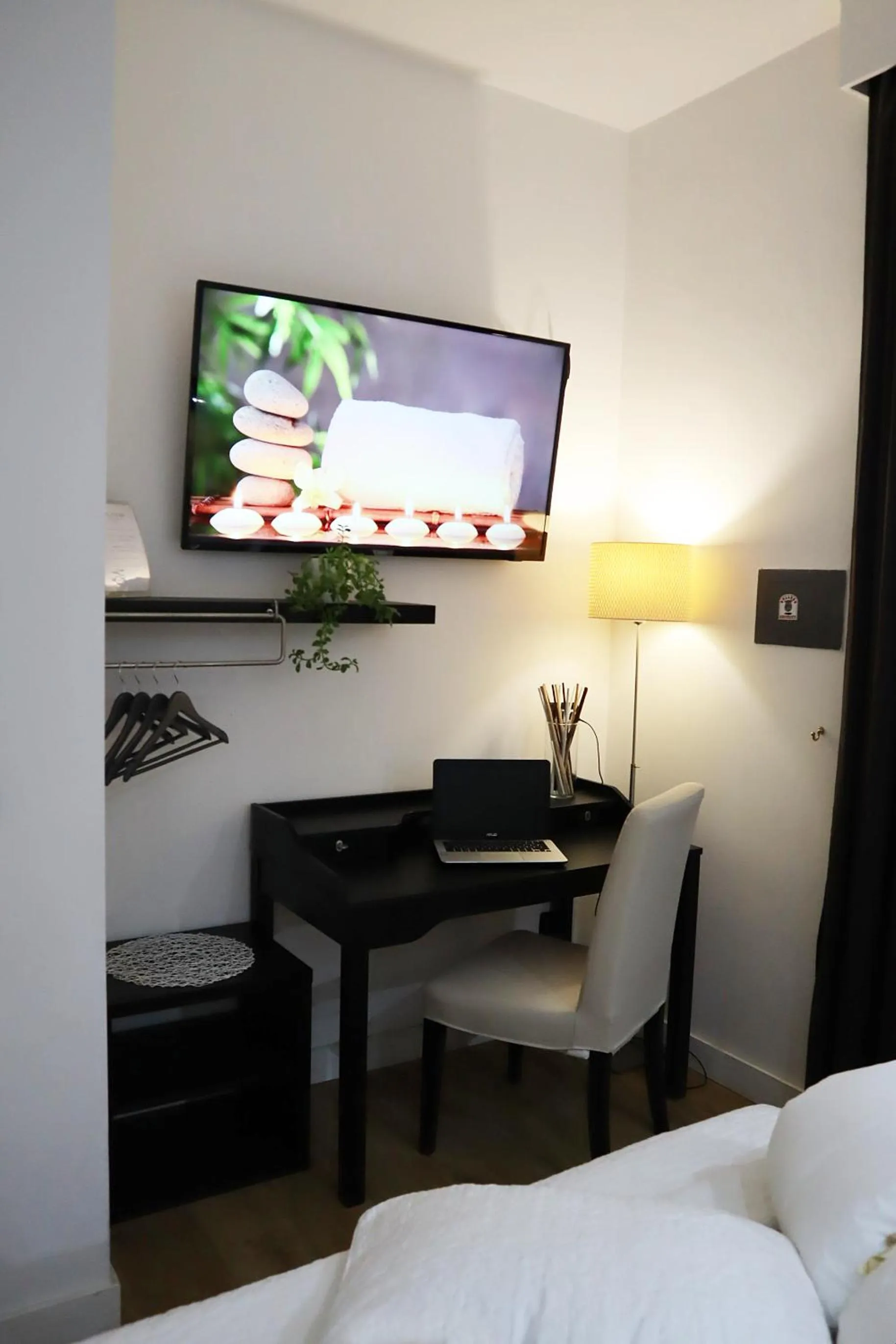 TV and multimedia, Bed in Villa Alba Boutique Hotel