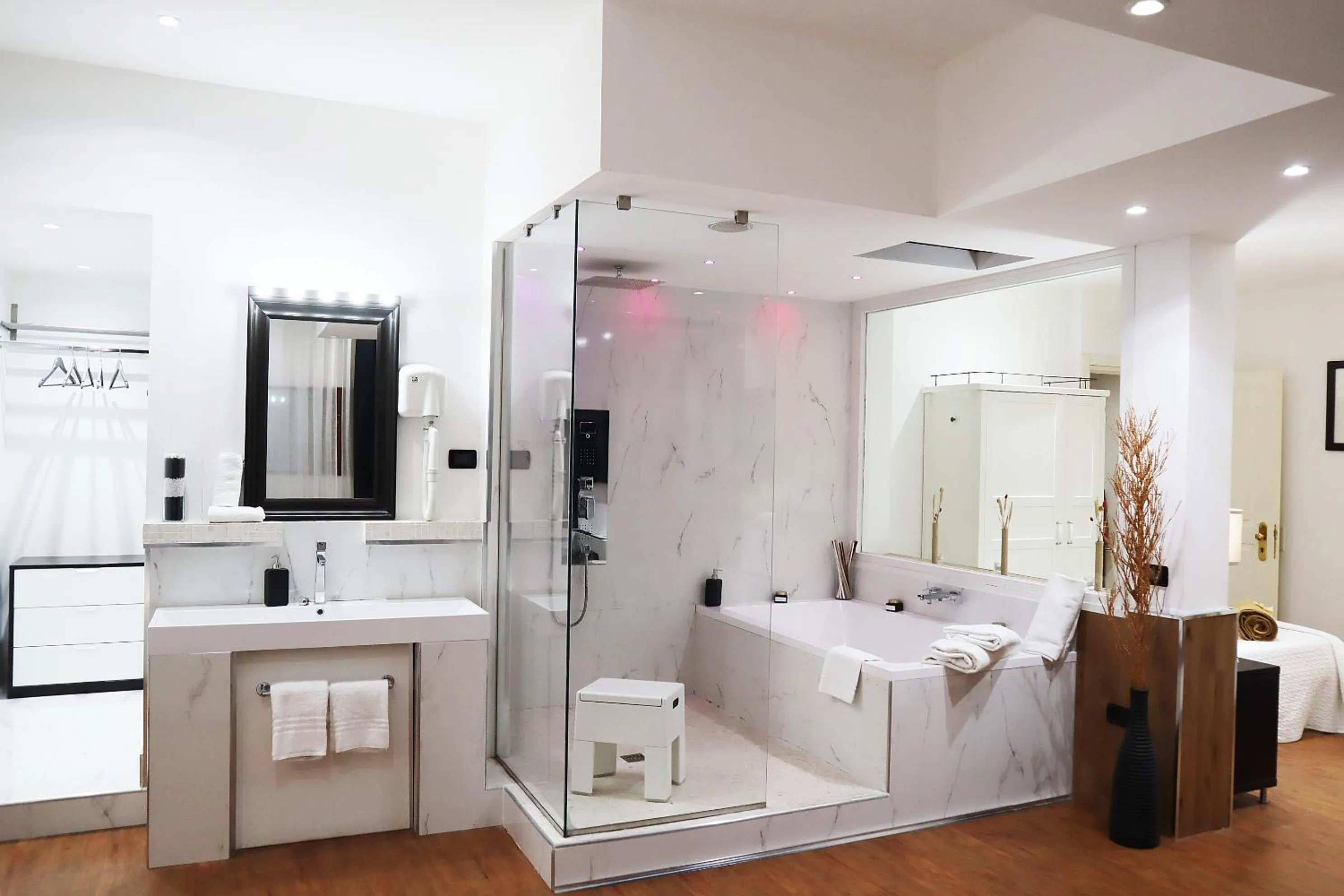 Photo of the whole room in Villa Alba Boutique Hotel