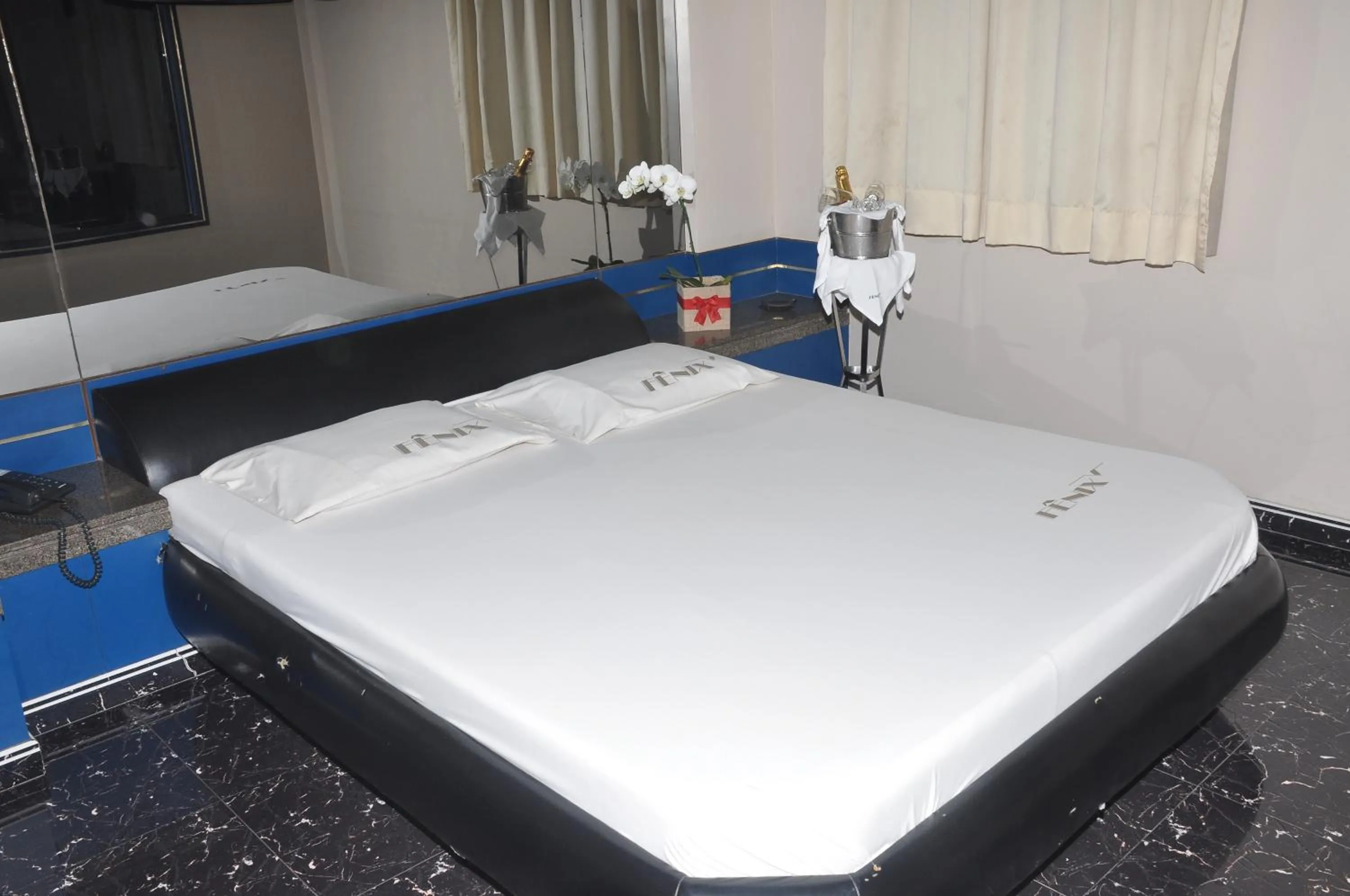 Bedroom, Bed in Hotel Fênix (Adult Only)