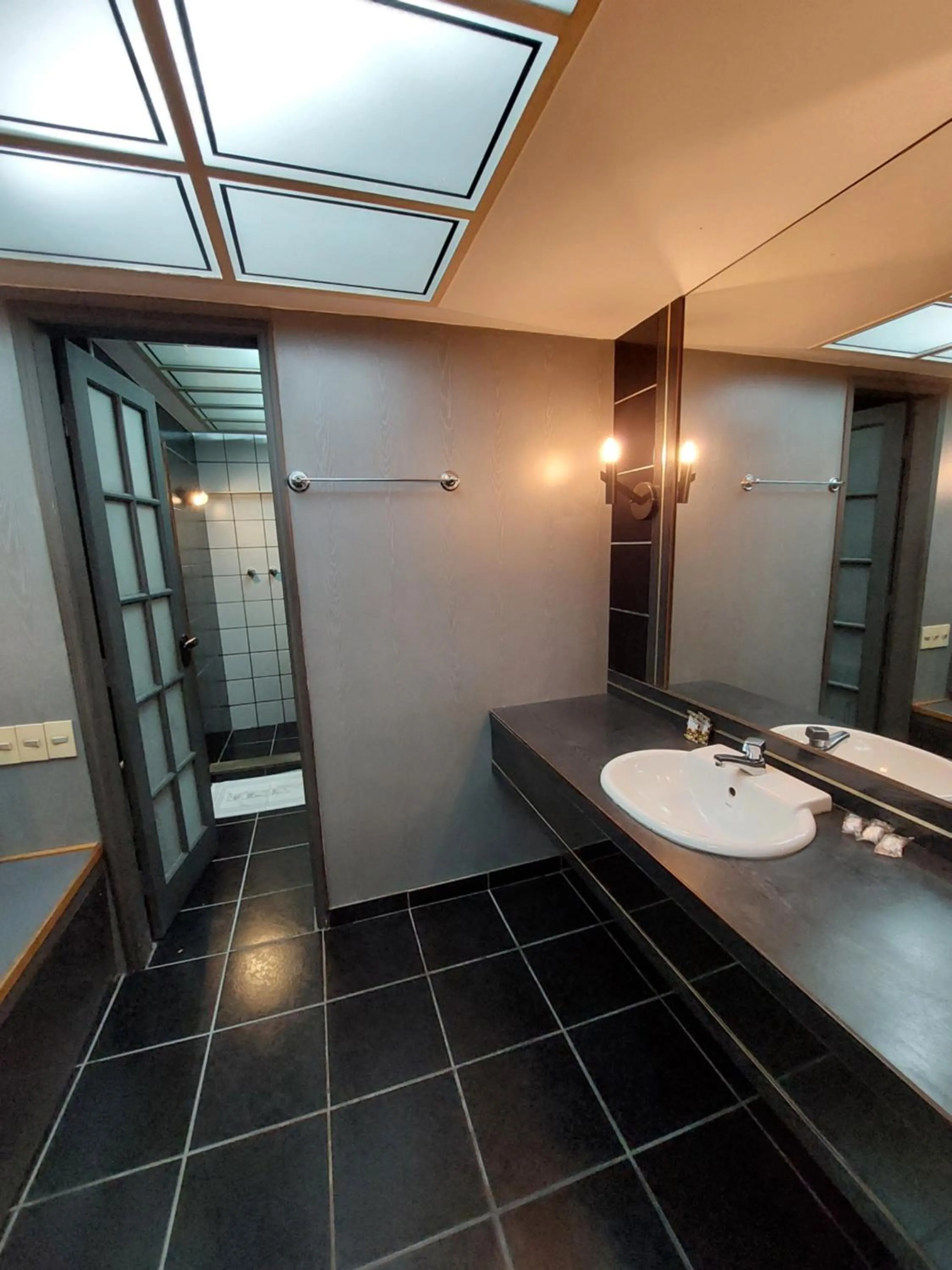 Shower in Hotel Fênix (Adult Only)