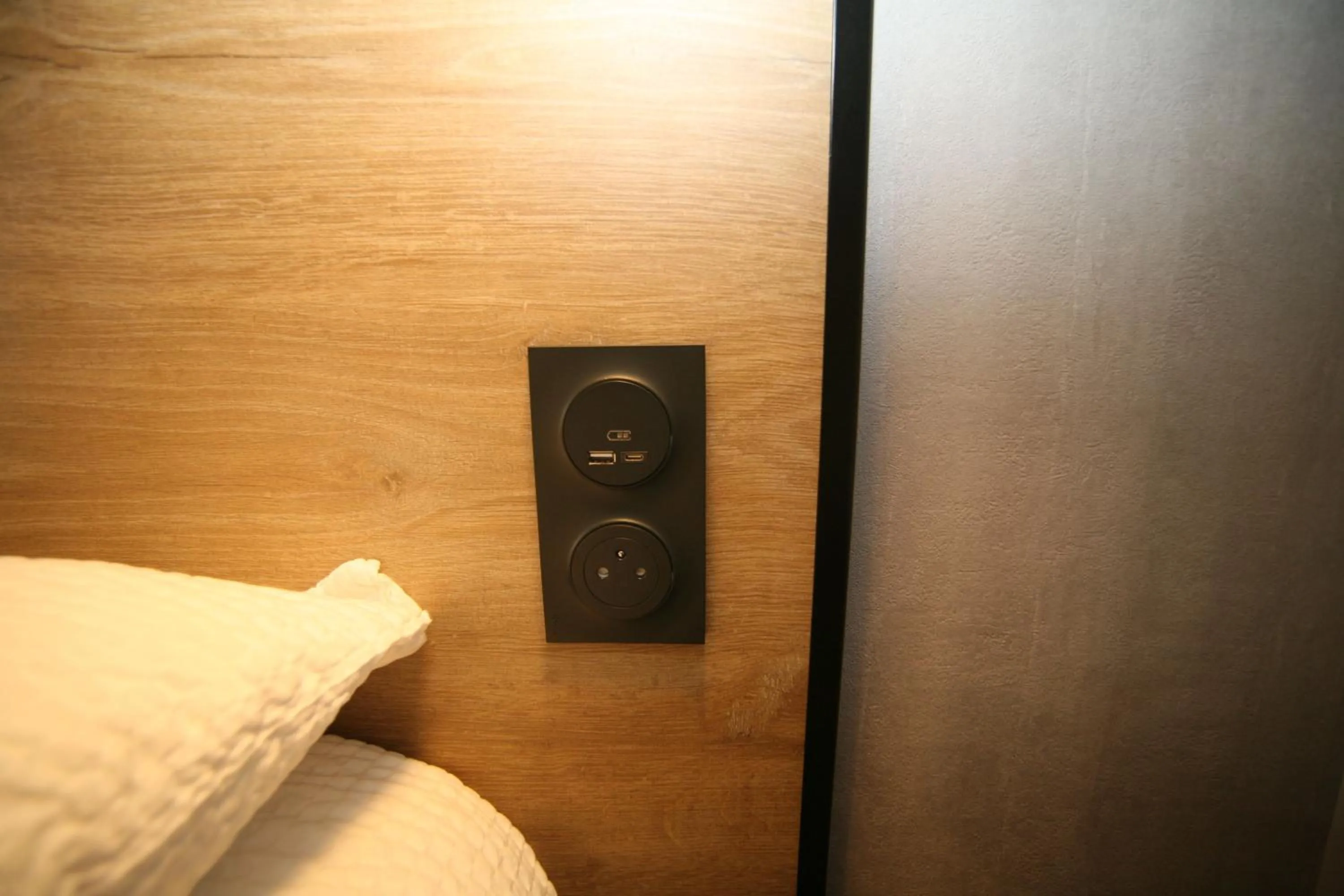 Bedroom, Bed in ibis Saint-Lô