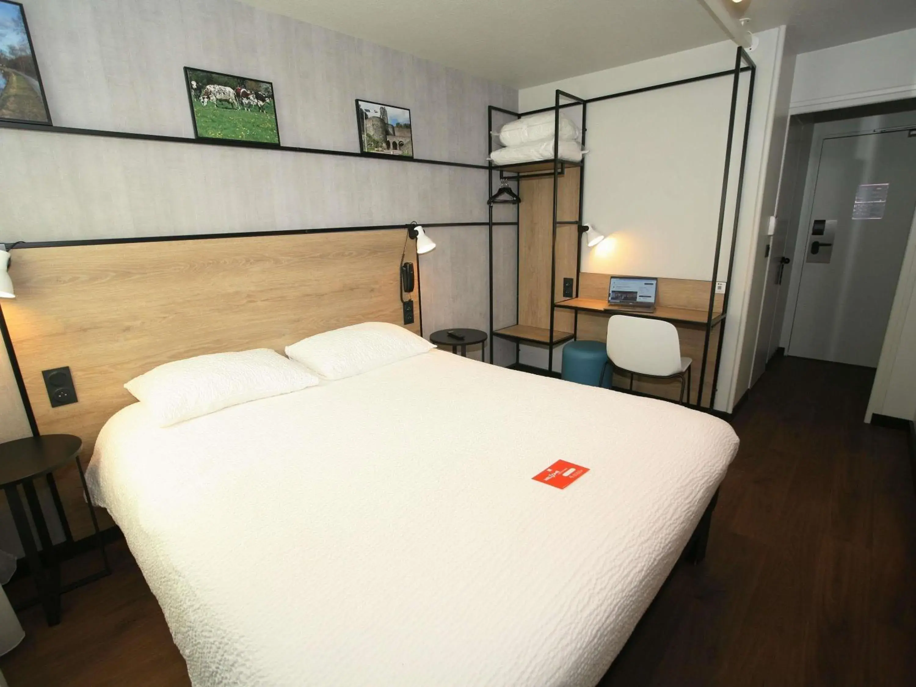 Standard Double Room in ibis Saint-Lô Standard Double Room in ibis Saint-Lô