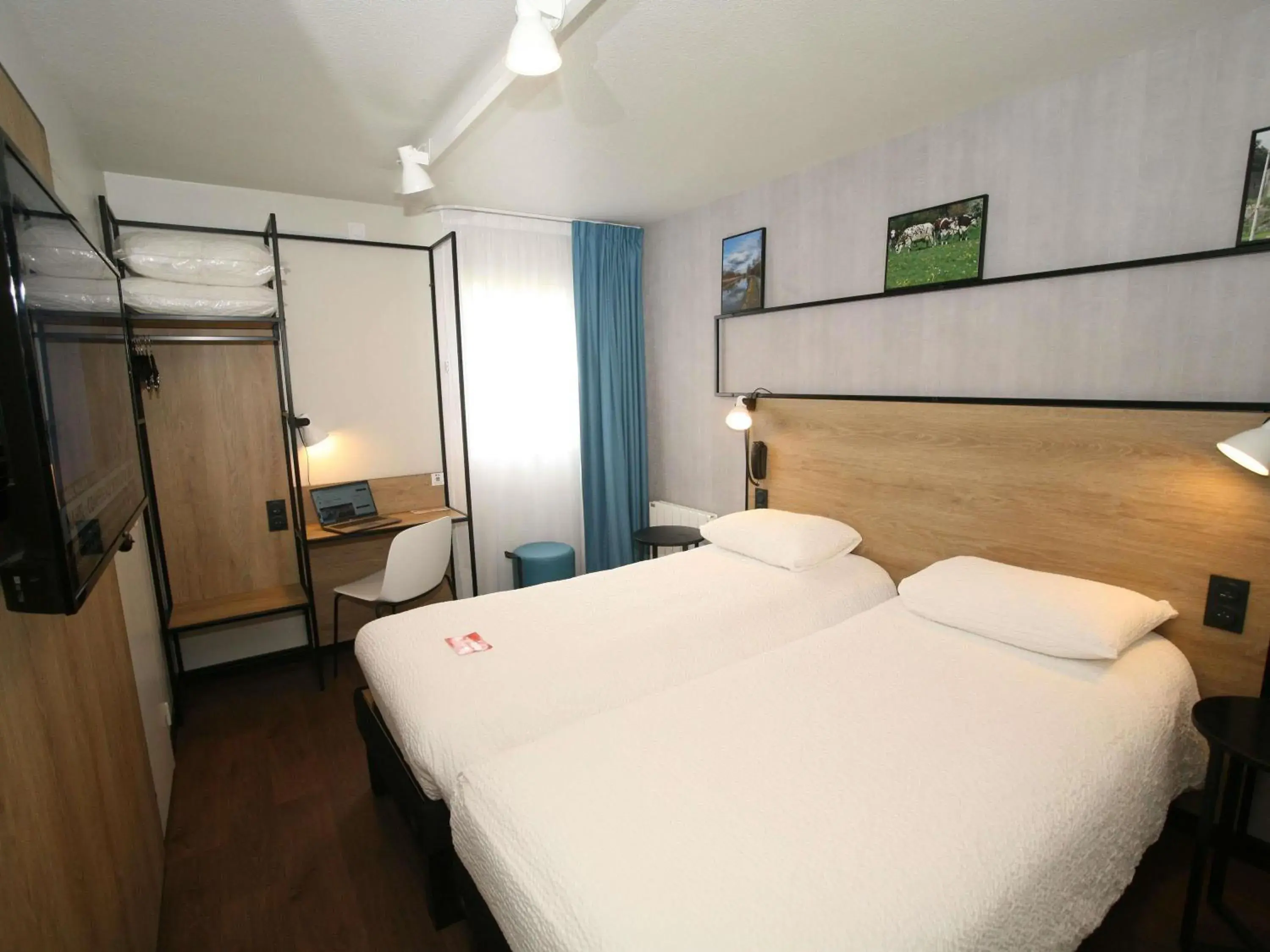 Bedroom, Bed in ibis Saint-Lô Bedroom, Bed in ibis Saint-Lô