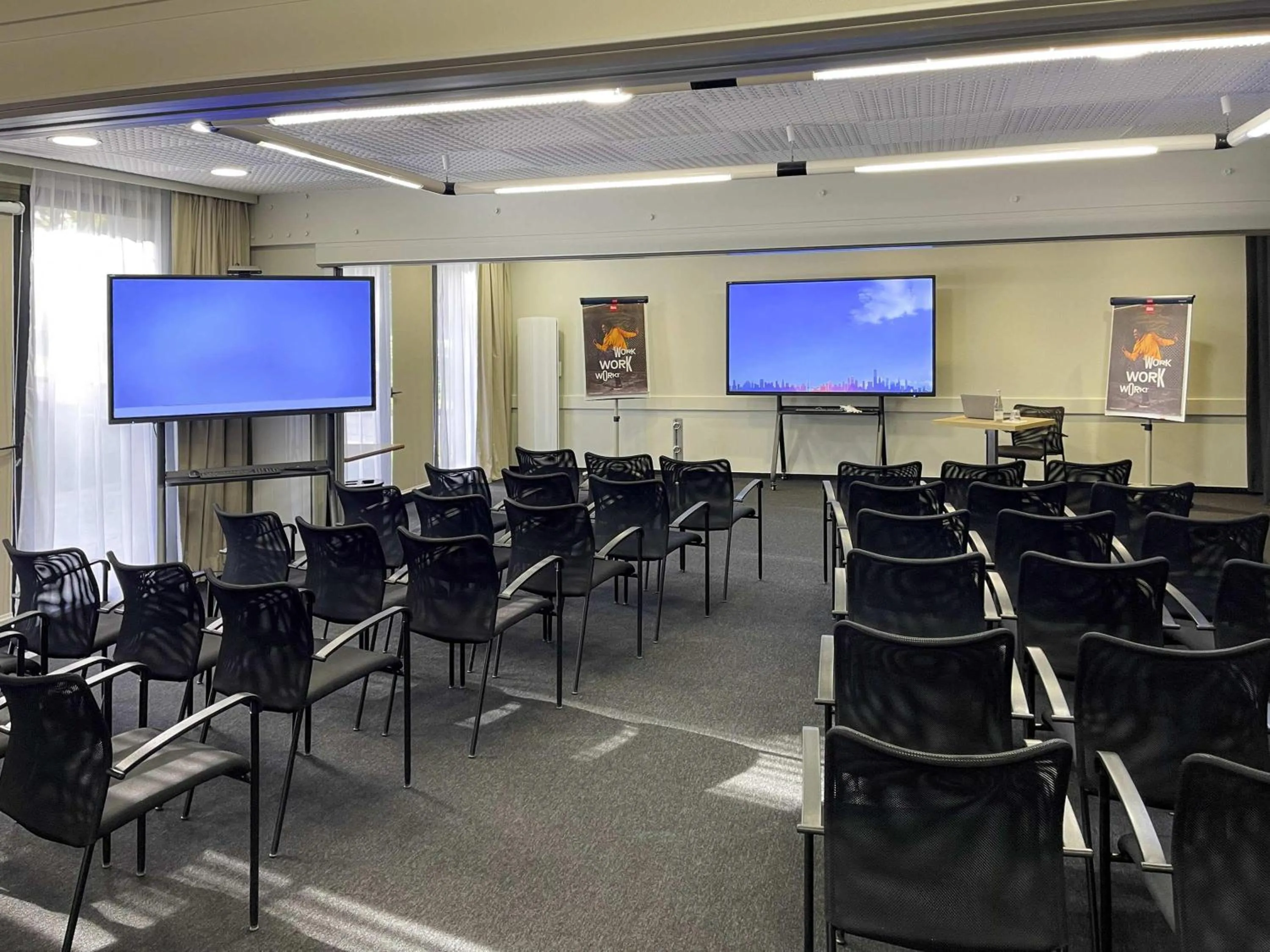 Meeting/conference room in ibis Saint-Lô