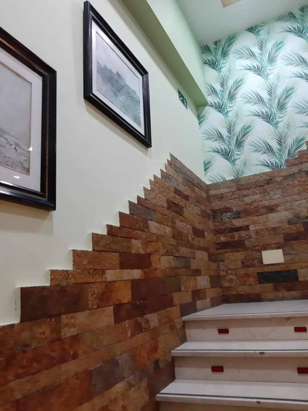 Lobby or reception in Hotel Almirante