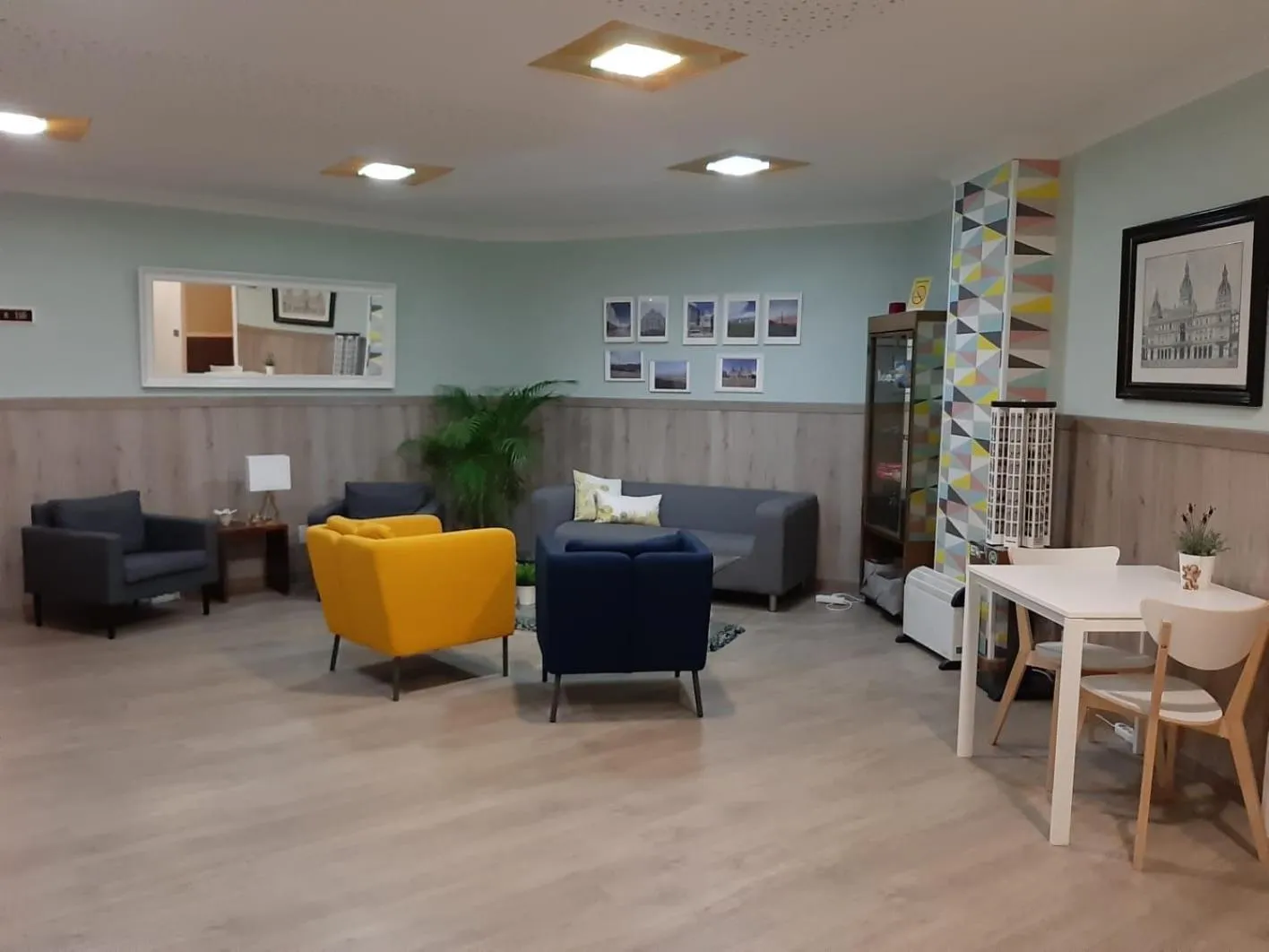 Living room in Hotel Almirante