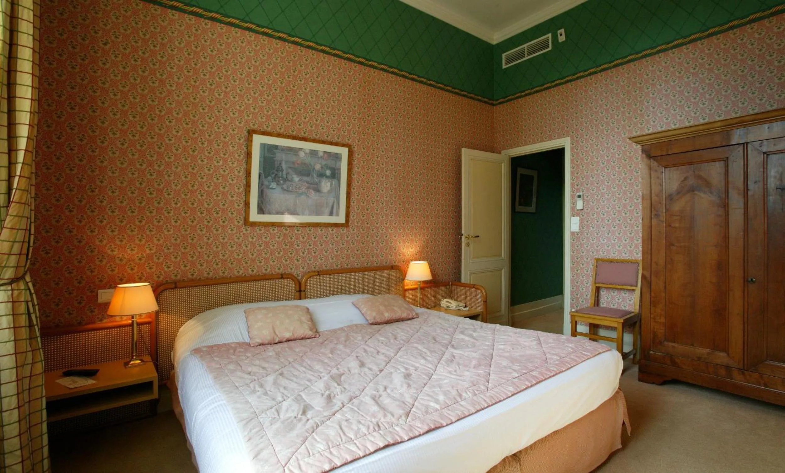 Bedroom, Bed in Le Manoir de Bellerive
