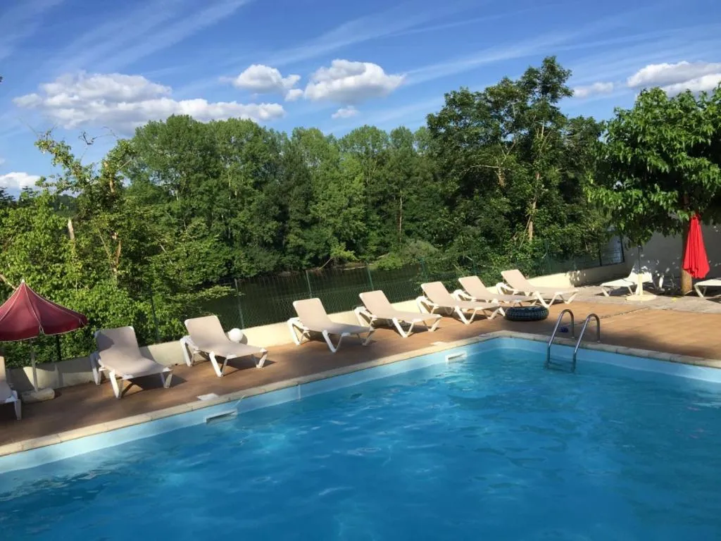 Swimming pool in Le Manoir de Bellerive