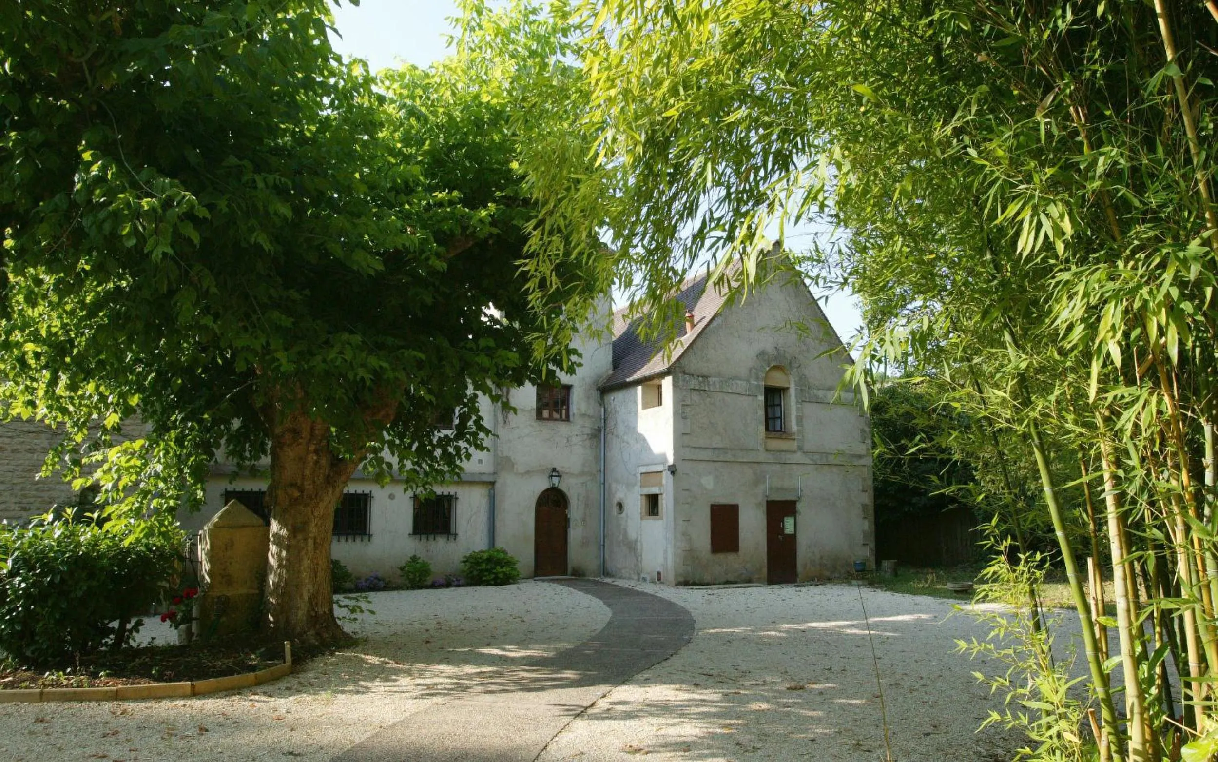 Property building in Le Manoir de Bellerive