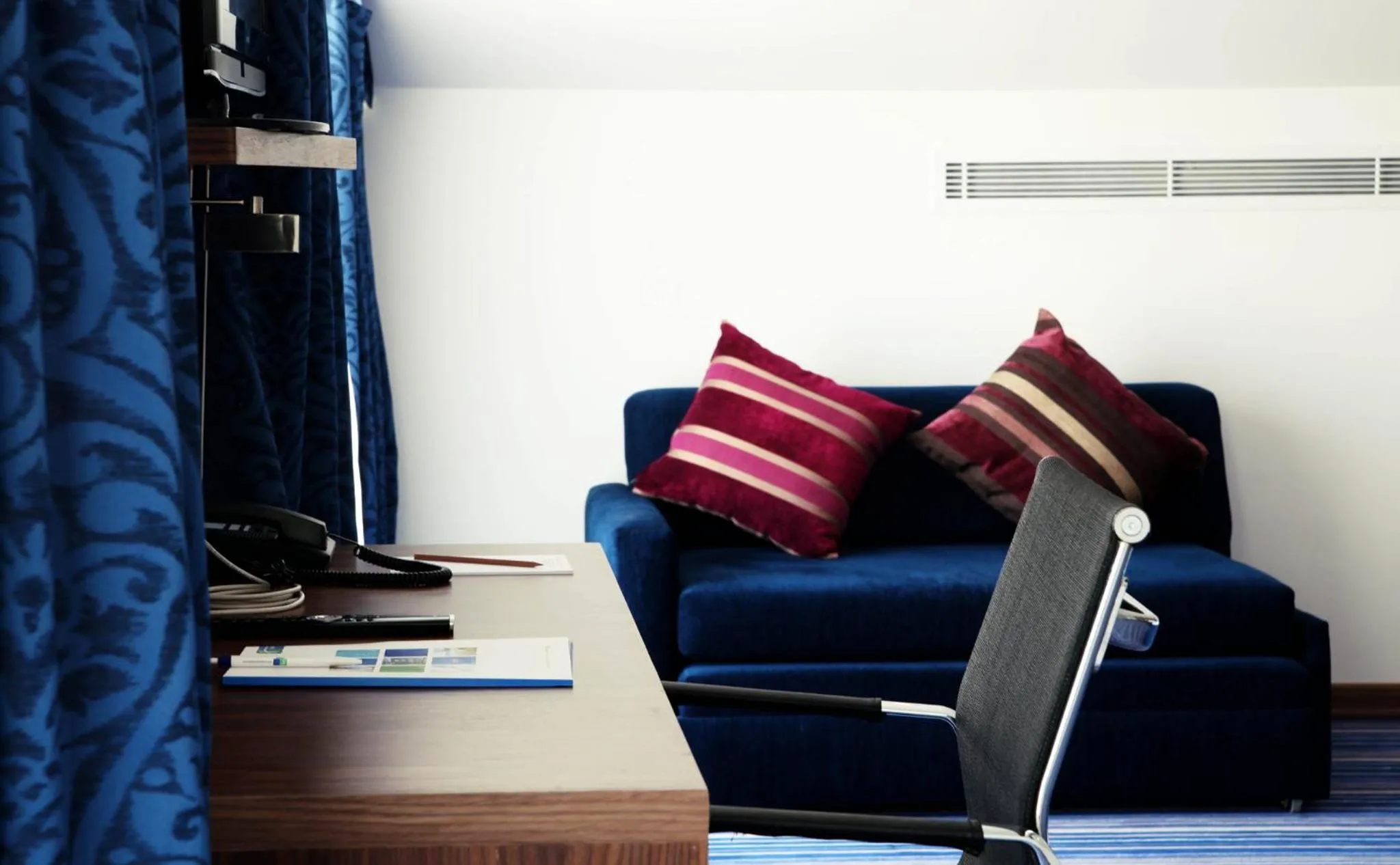 Photo of the whole room in Holiday Inn Express Istanbul-Altunizade by IHG