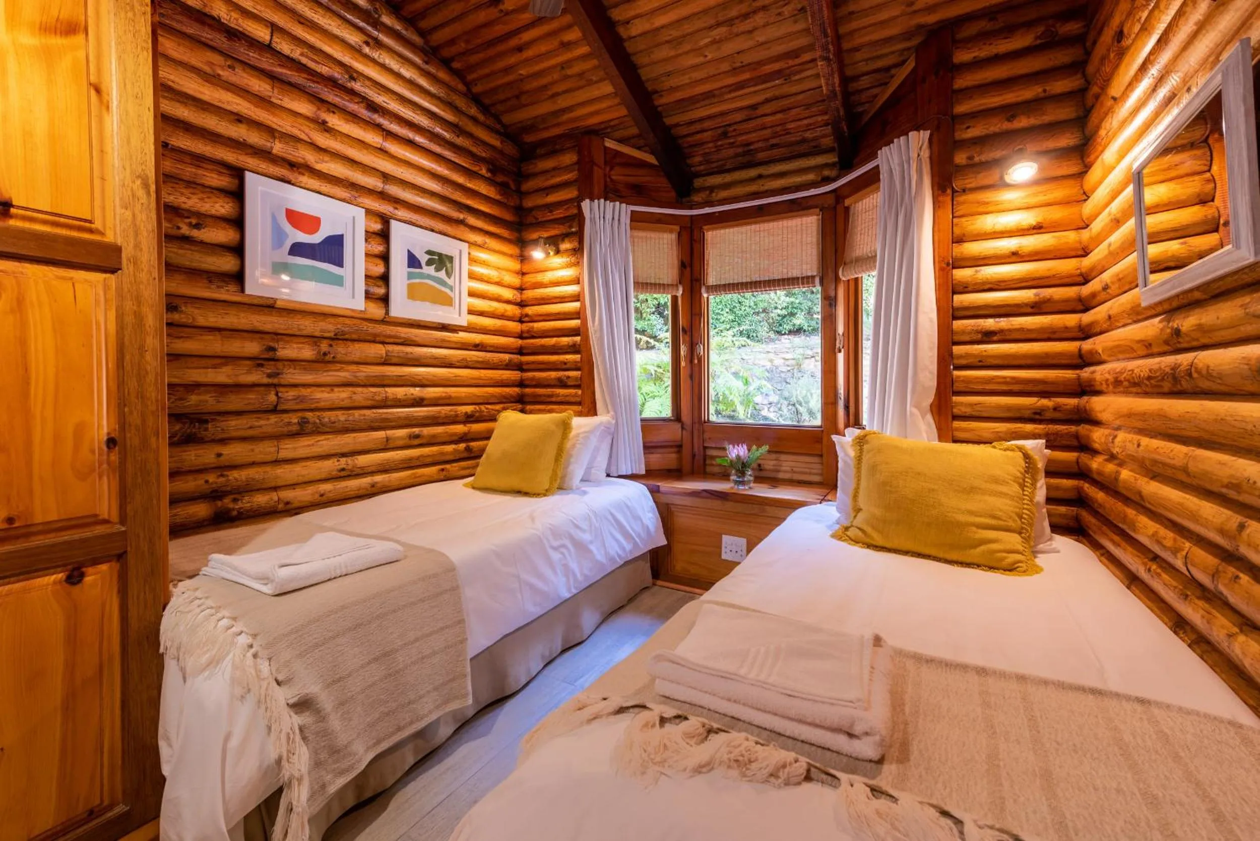 Bedroom, Bed in Under Milkwood Resort