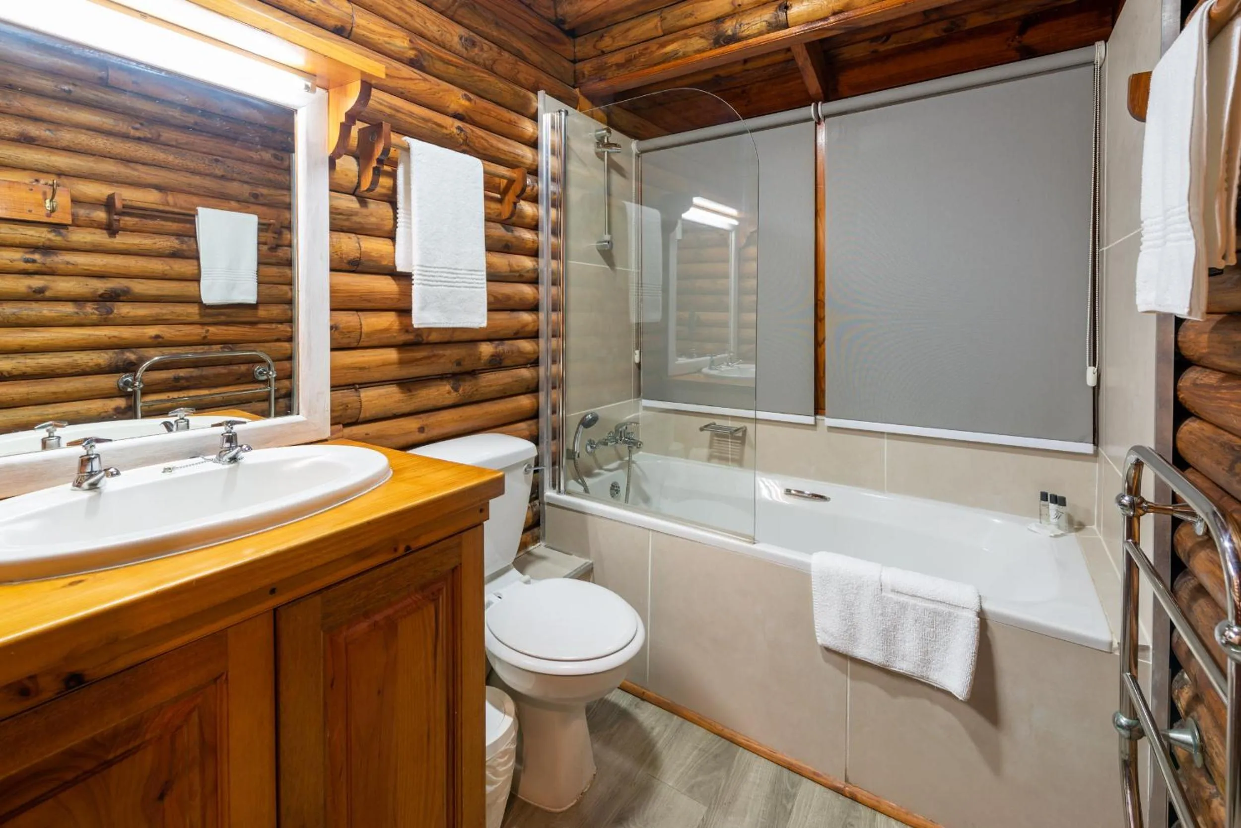 Bathroom in Under Milkwood Resort