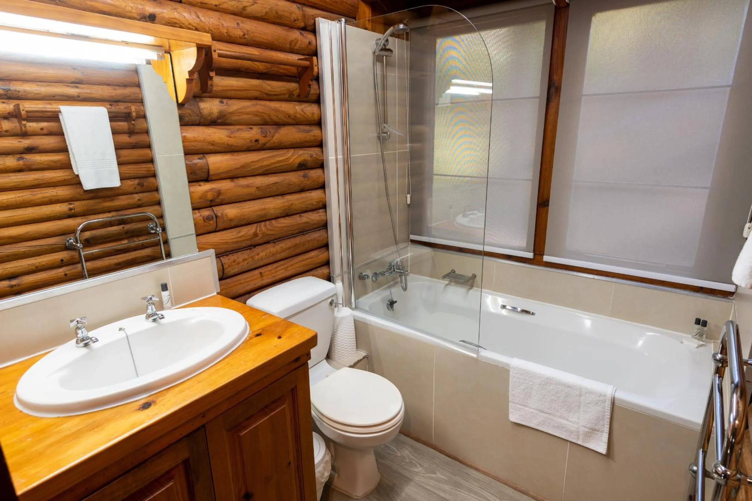 Bathroom in Under Milkwood Resort