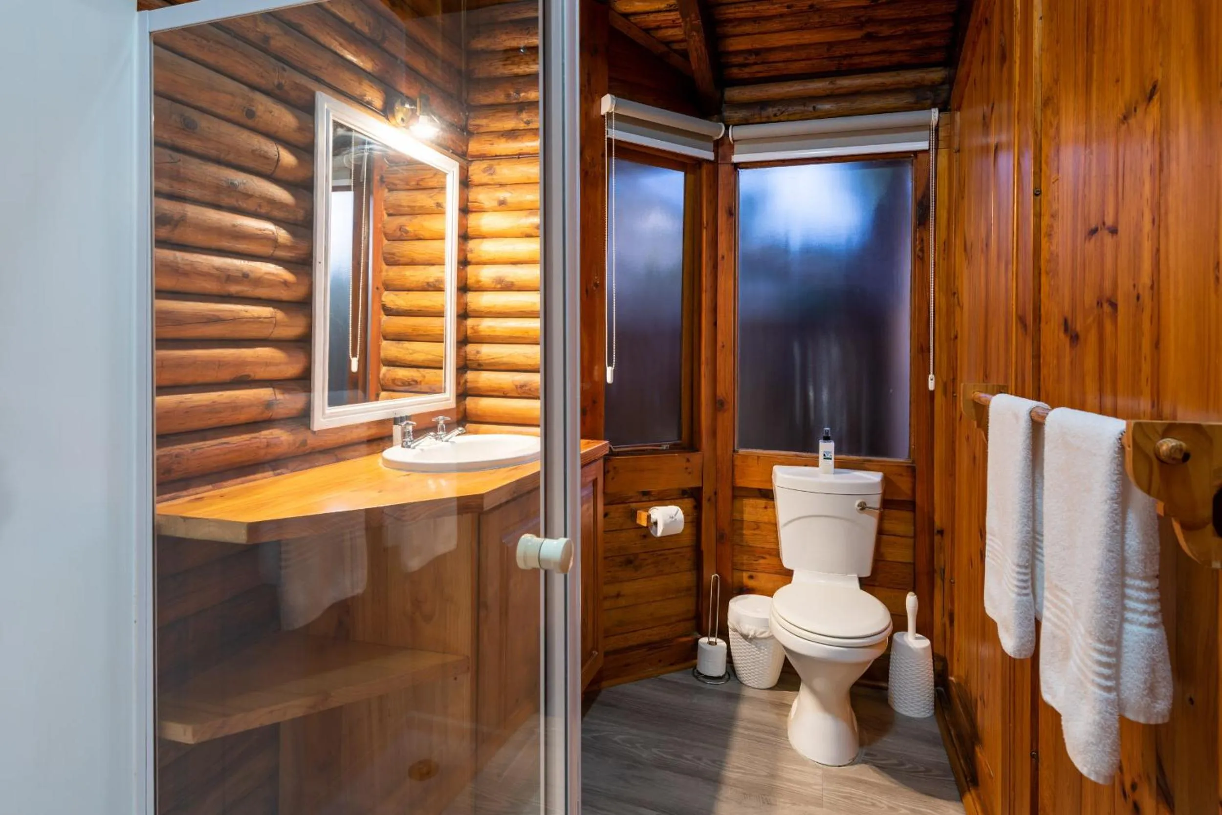 Bathroom in Under Milkwood Resort