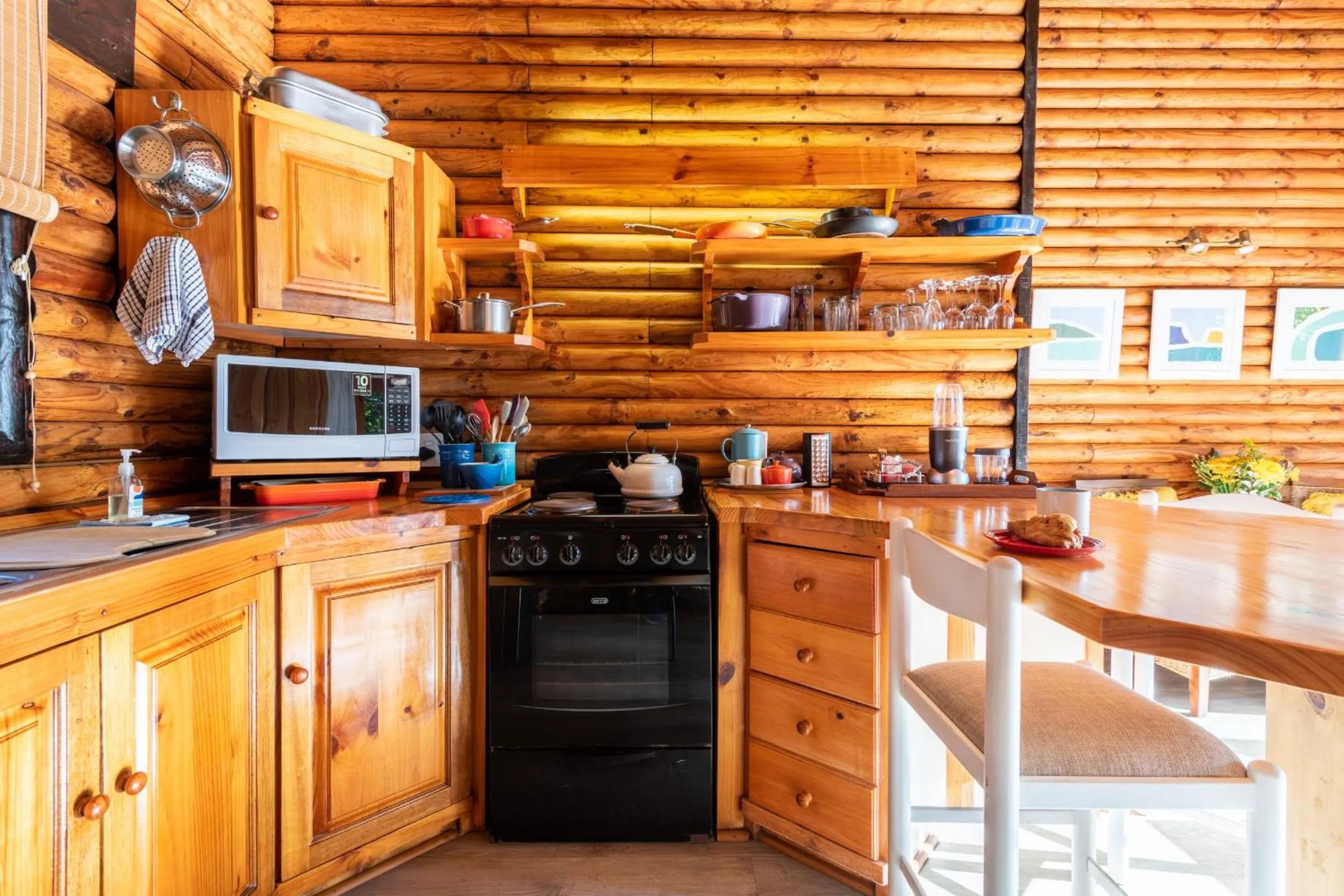 Coffee/tea facilities in Under Milkwood Resort