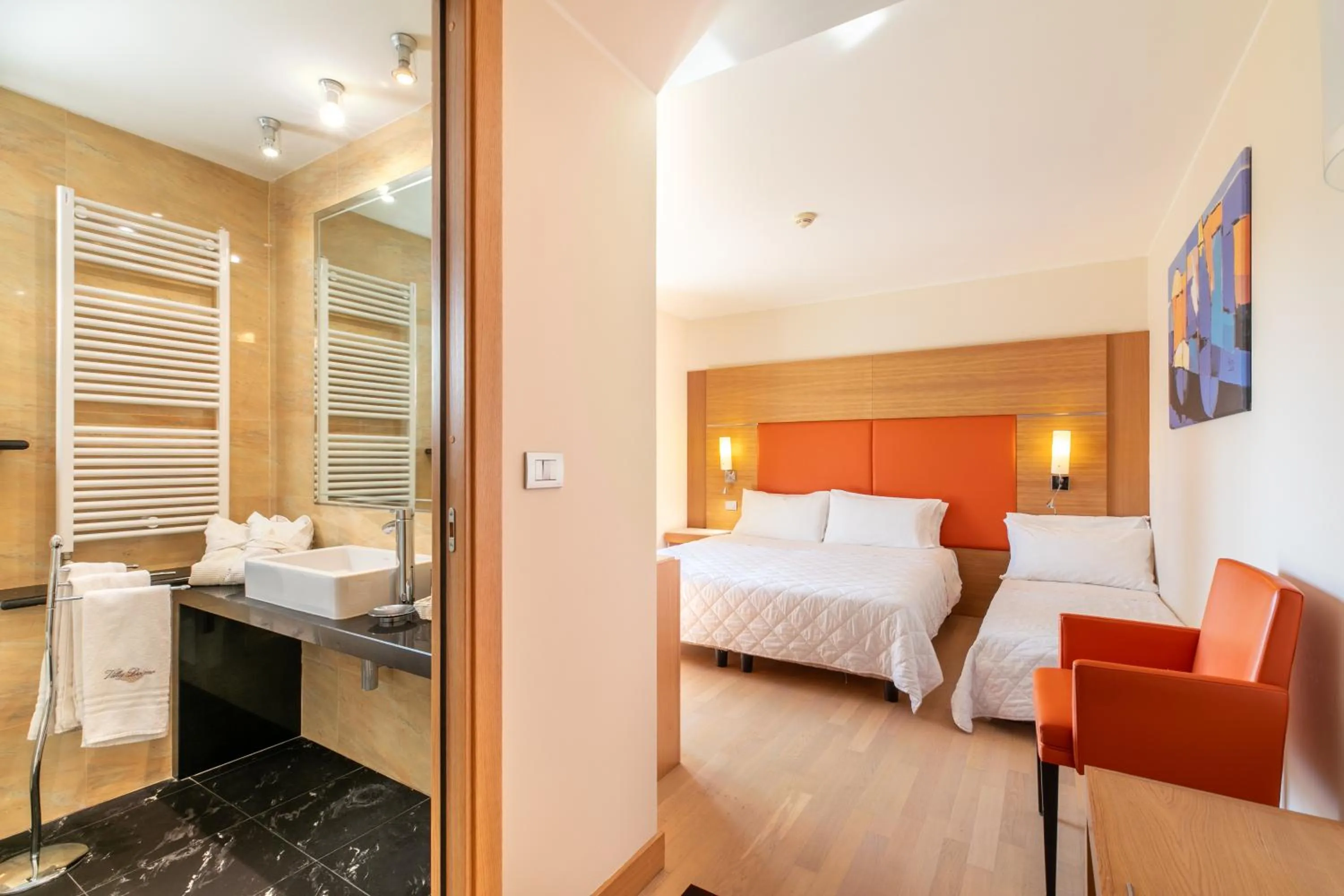 Toilet, Bed in Hotel Villa Doimo