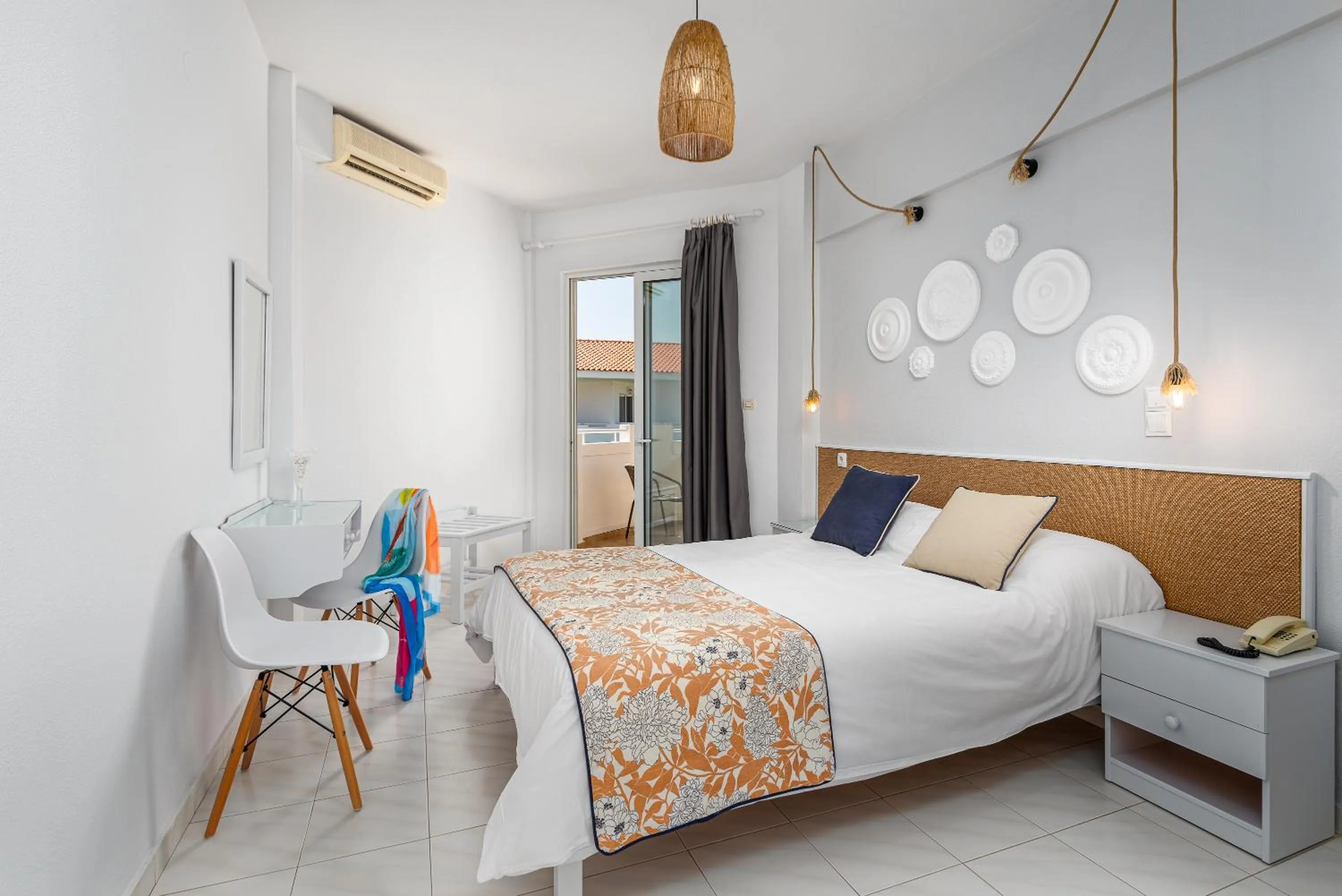 Bedroom, Bed in Mrs Chryssana Beach Hotel