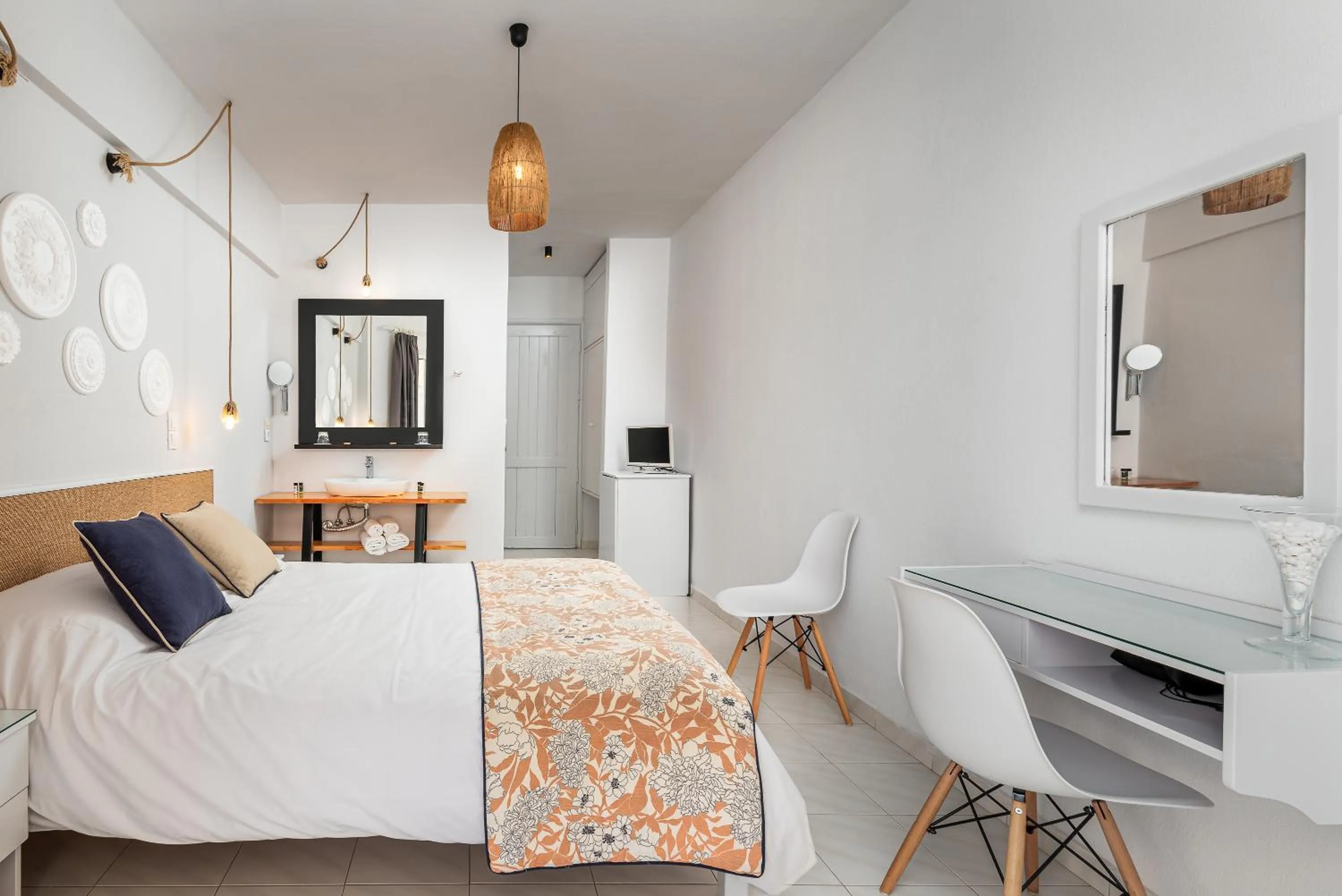 Bedroom, Bed in Mrs Chryssana Beach Hotel