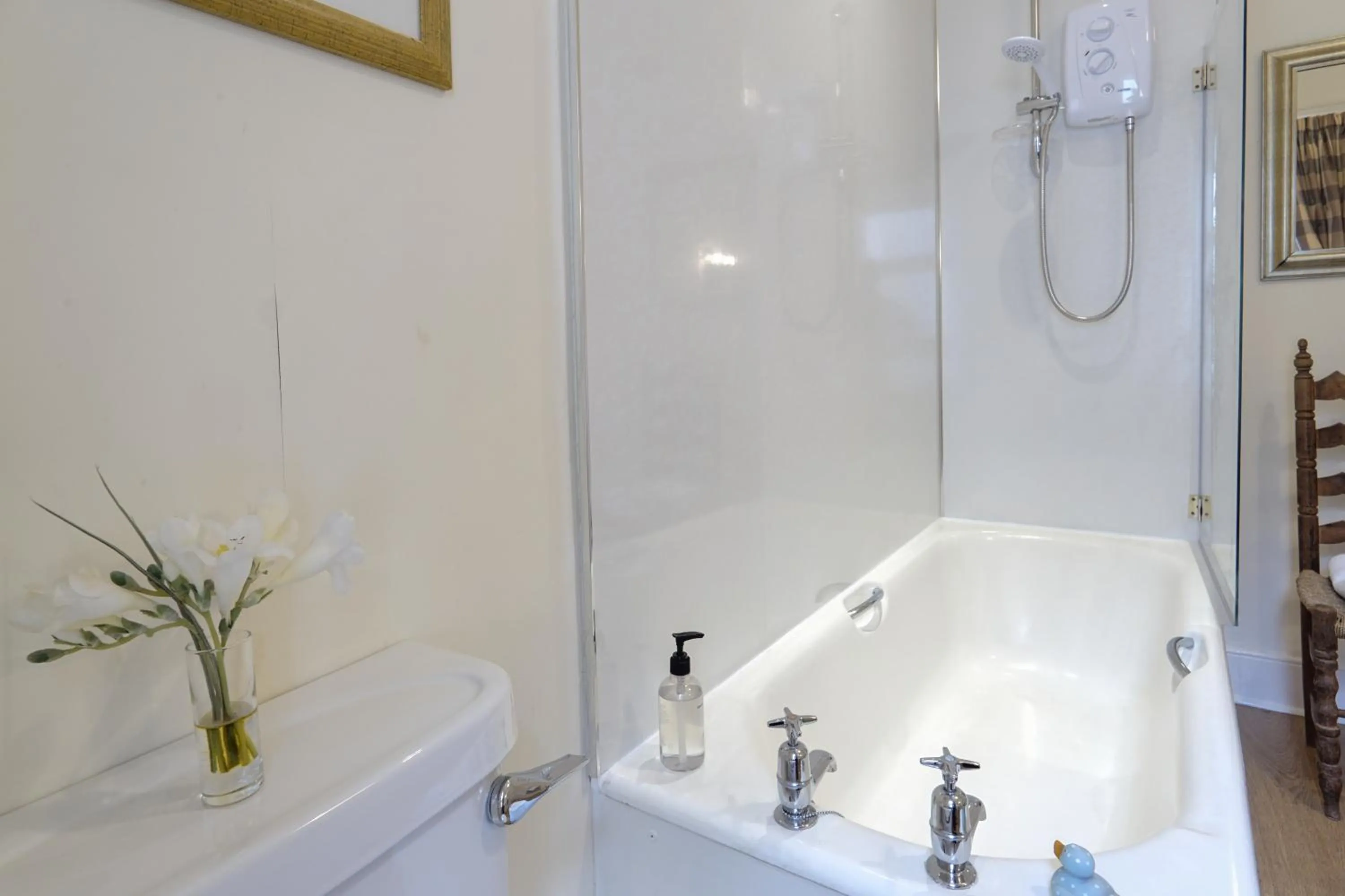 Bathroom in The Tannochbrae