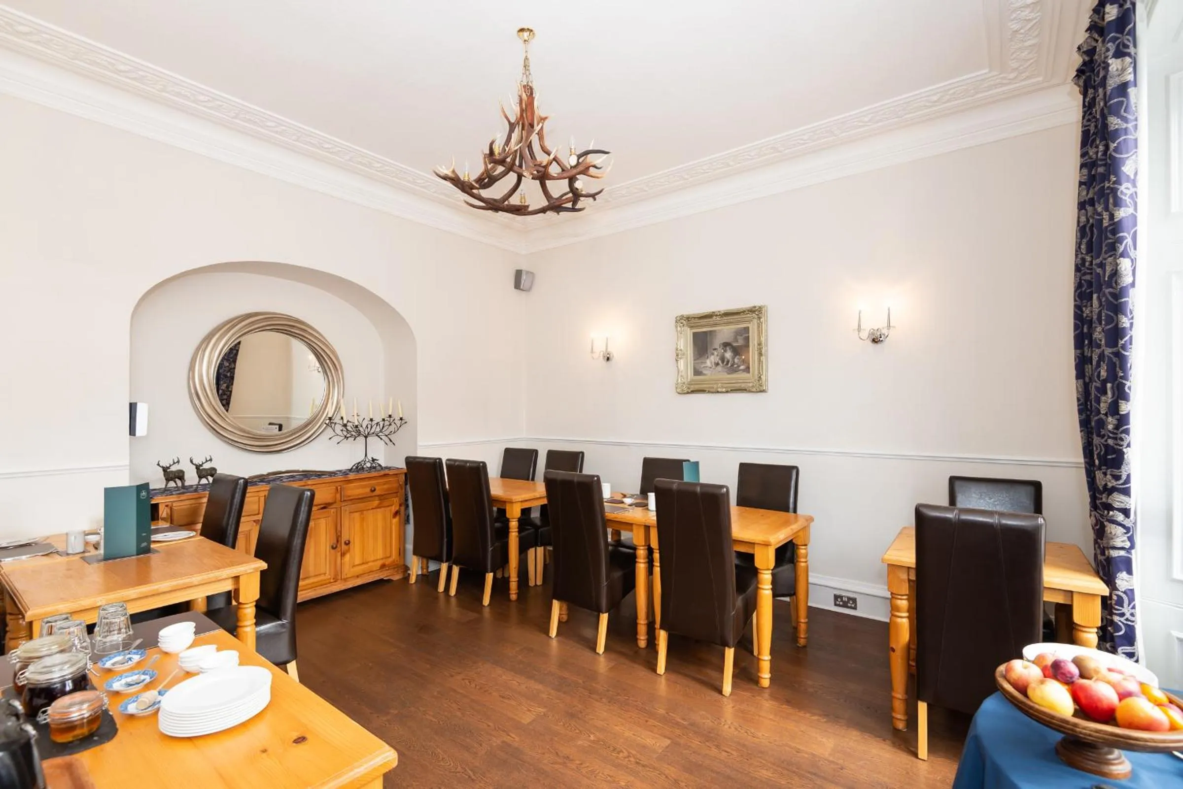 Dining area in The Tannochbrae