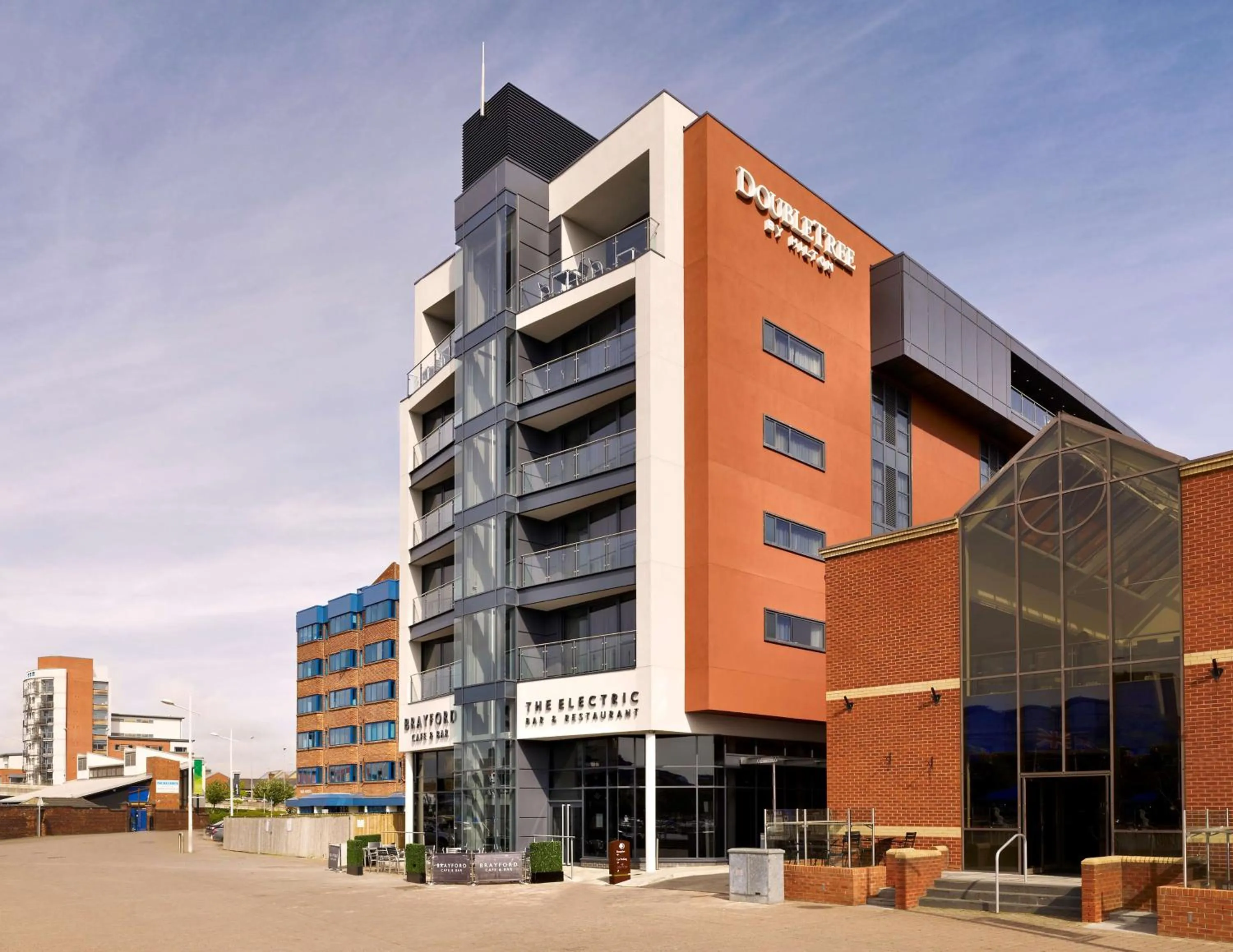 Property building in DoubleTree by Hilton Lincoln