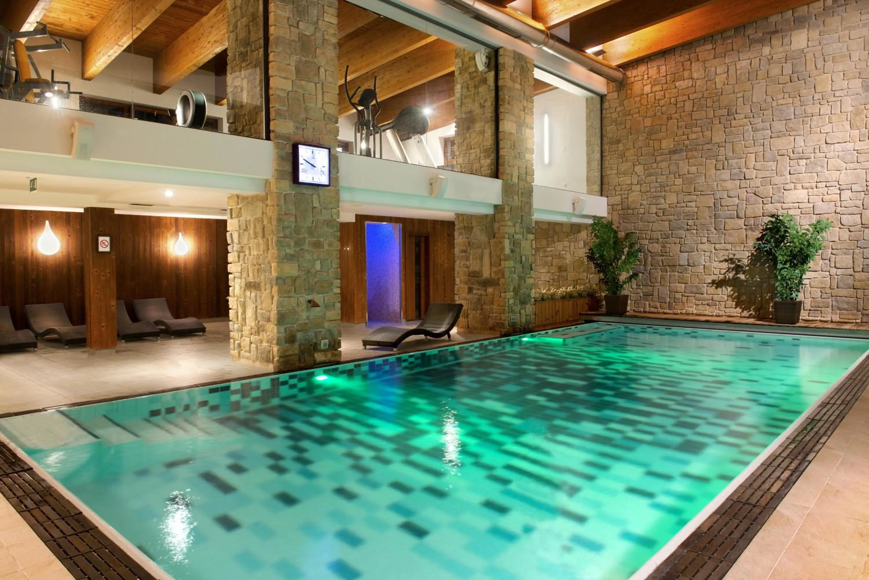 Swimming pool in Hotel Rozsutec